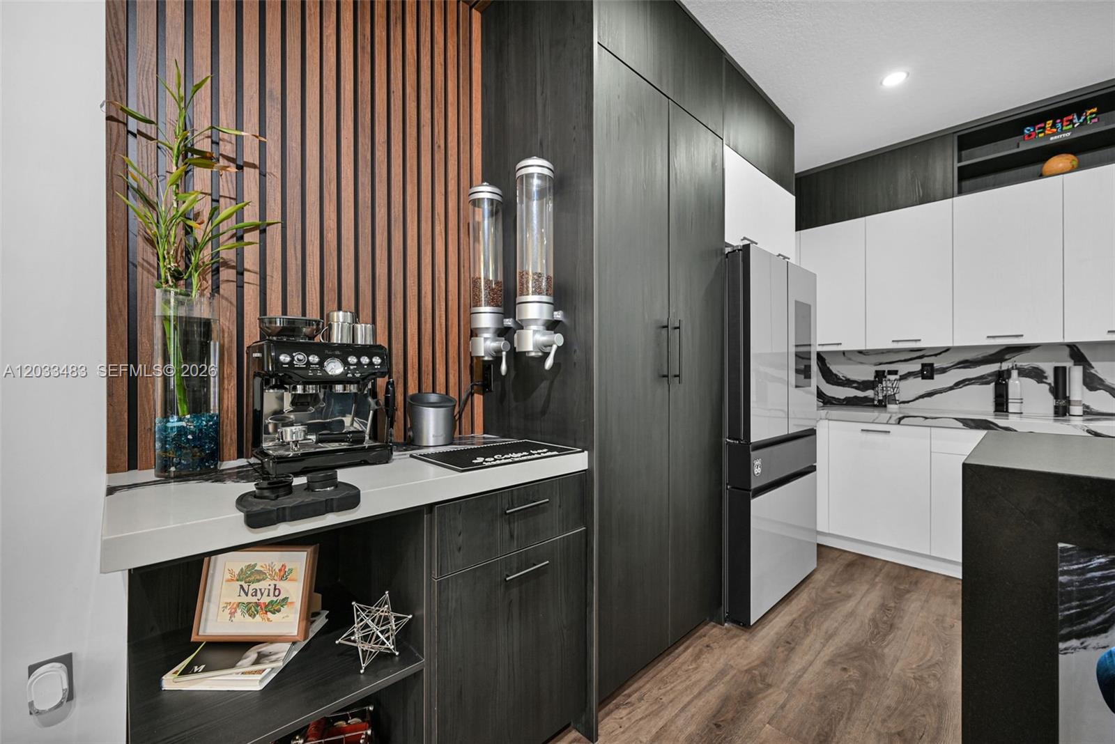 DOWNTOWN DORAL SOUTH PHAS - Residential