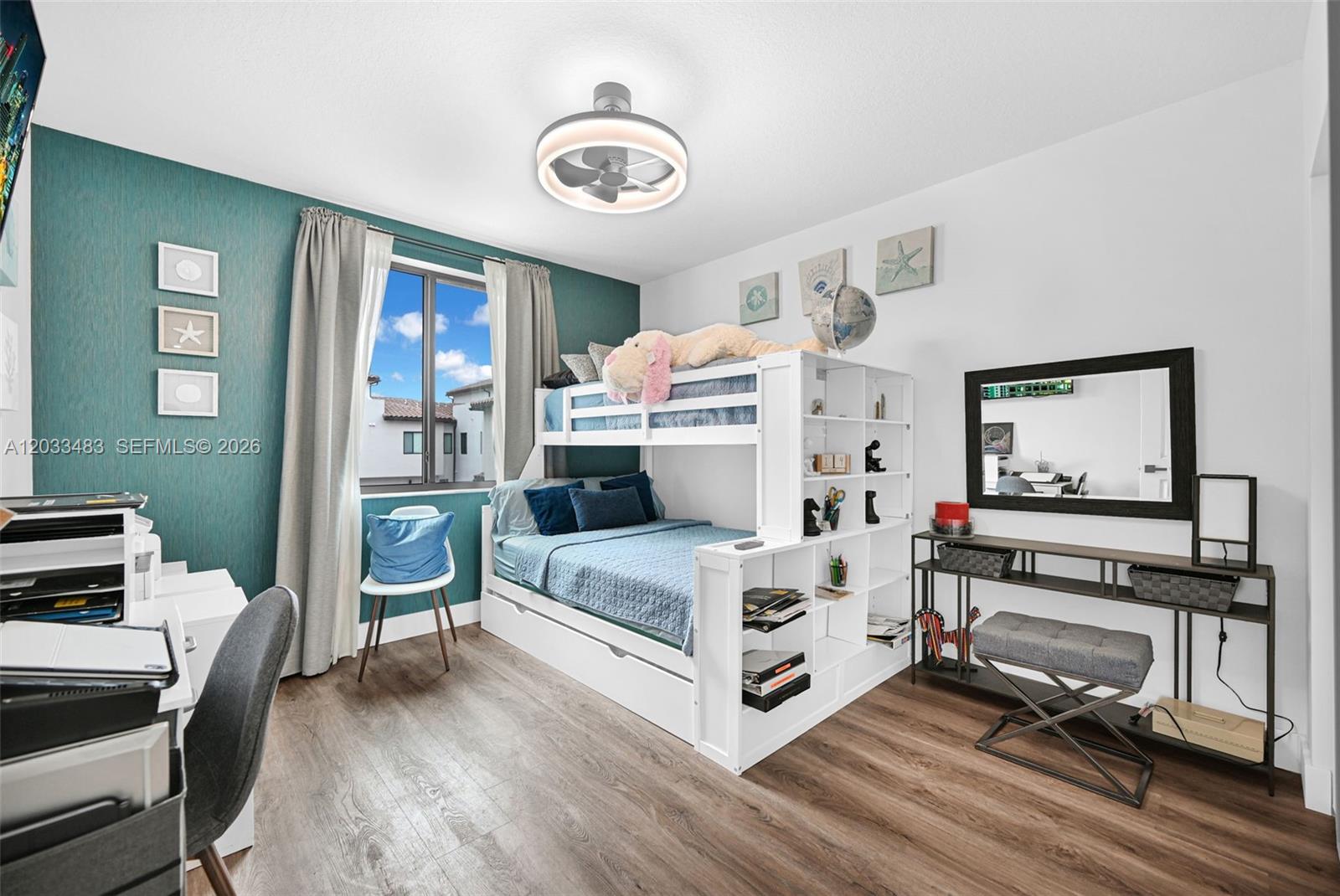 DOWNTOWN DORAL SOUTH PHAS - Residential