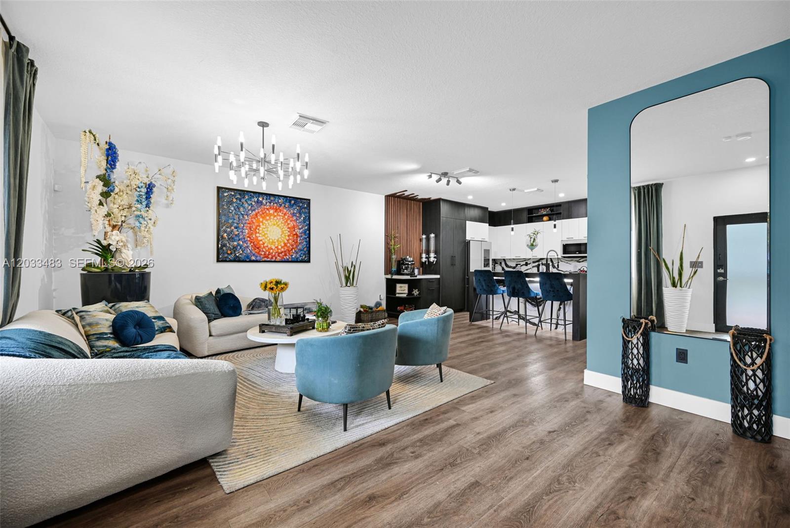 DOWNTOWN DORAL SOUTH PHAS - Residential