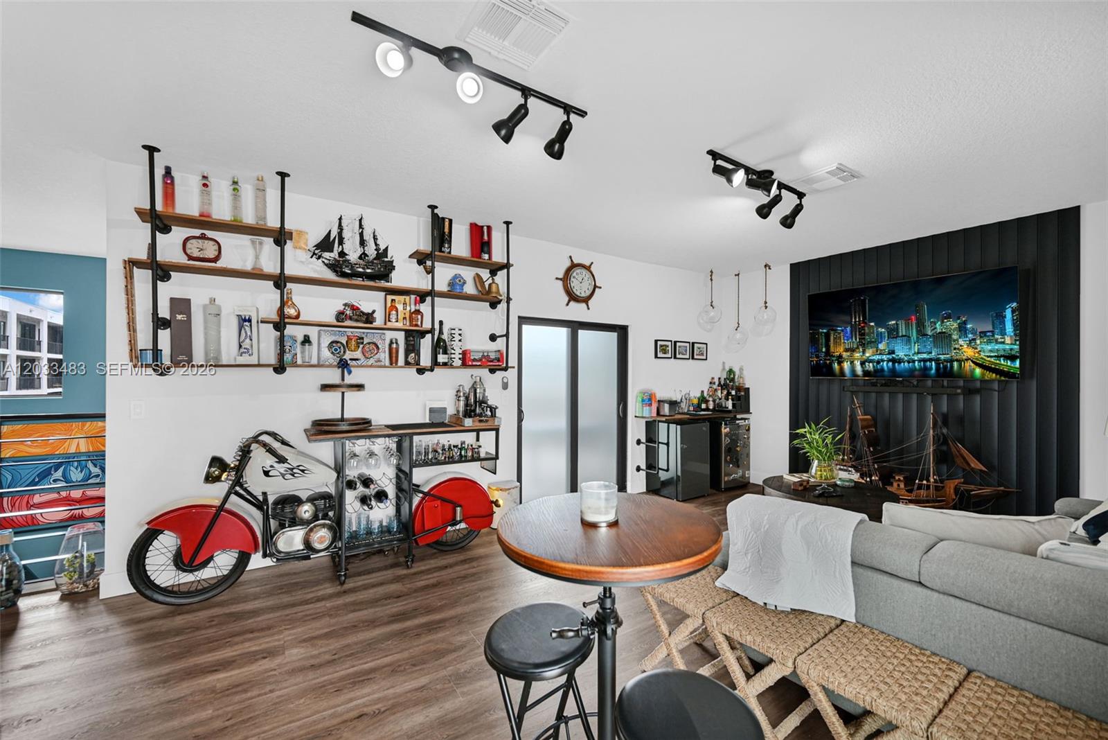 DOWNTOWN DORAL SOUTH PHAS - Residential