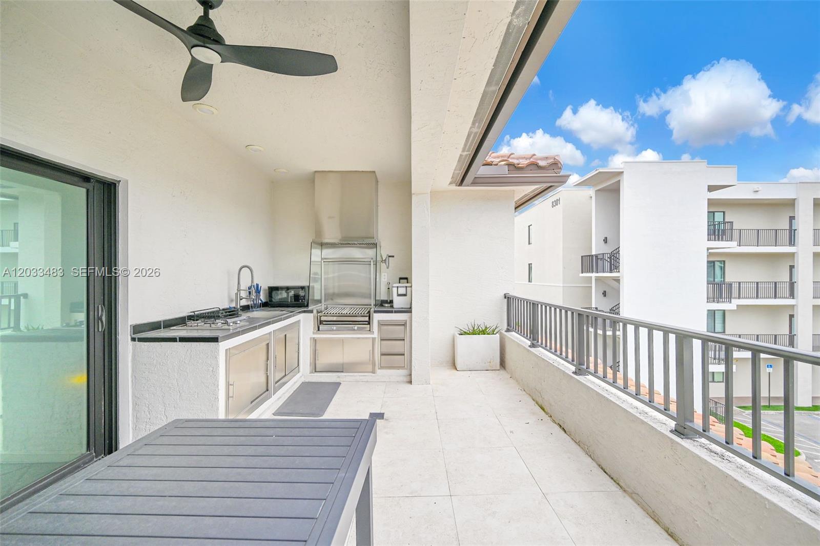 DOWNTOWN DORAL SOUTH PHAS - Residential