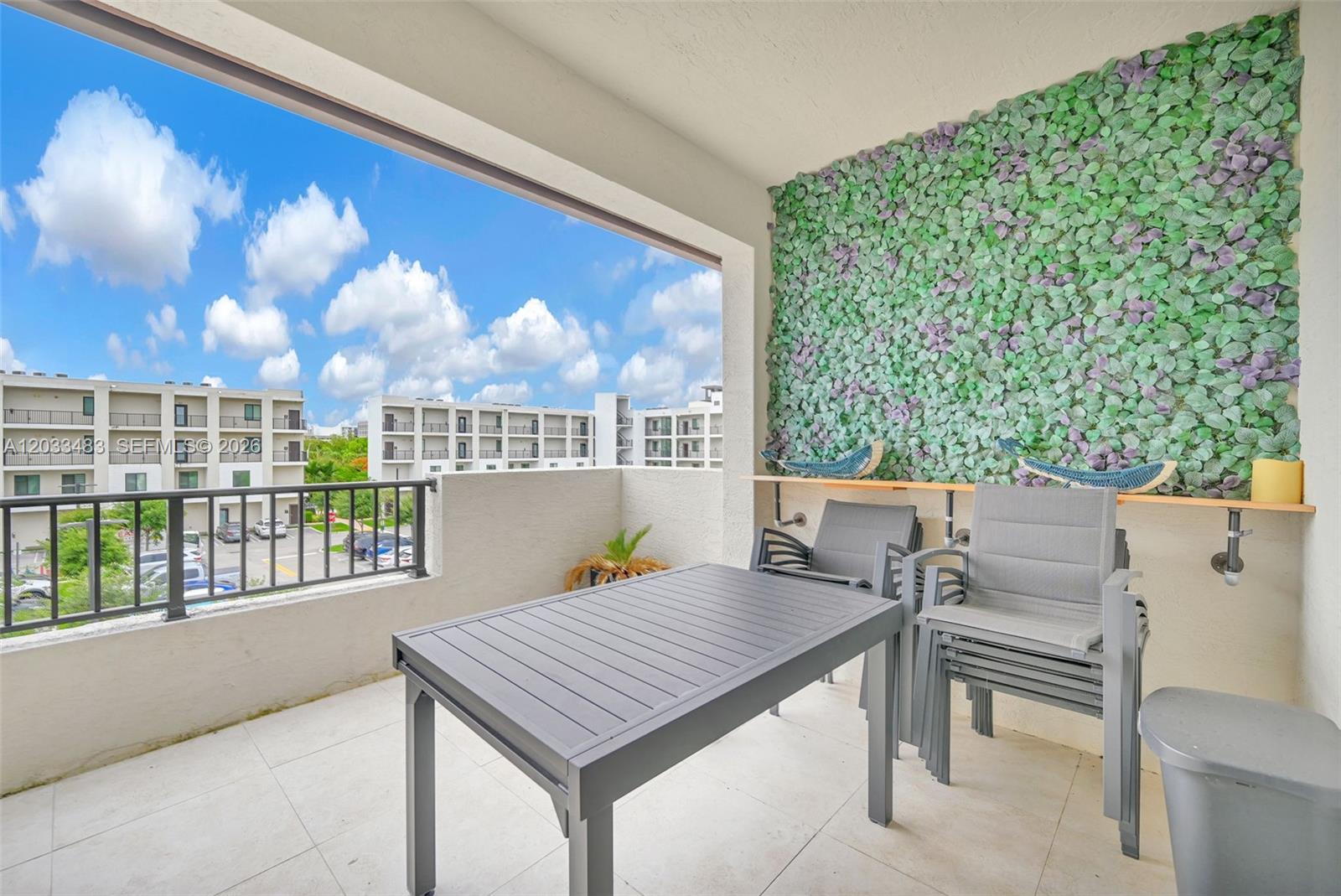 DOWNTOWN DORAL SOUTH PHAS - Residential