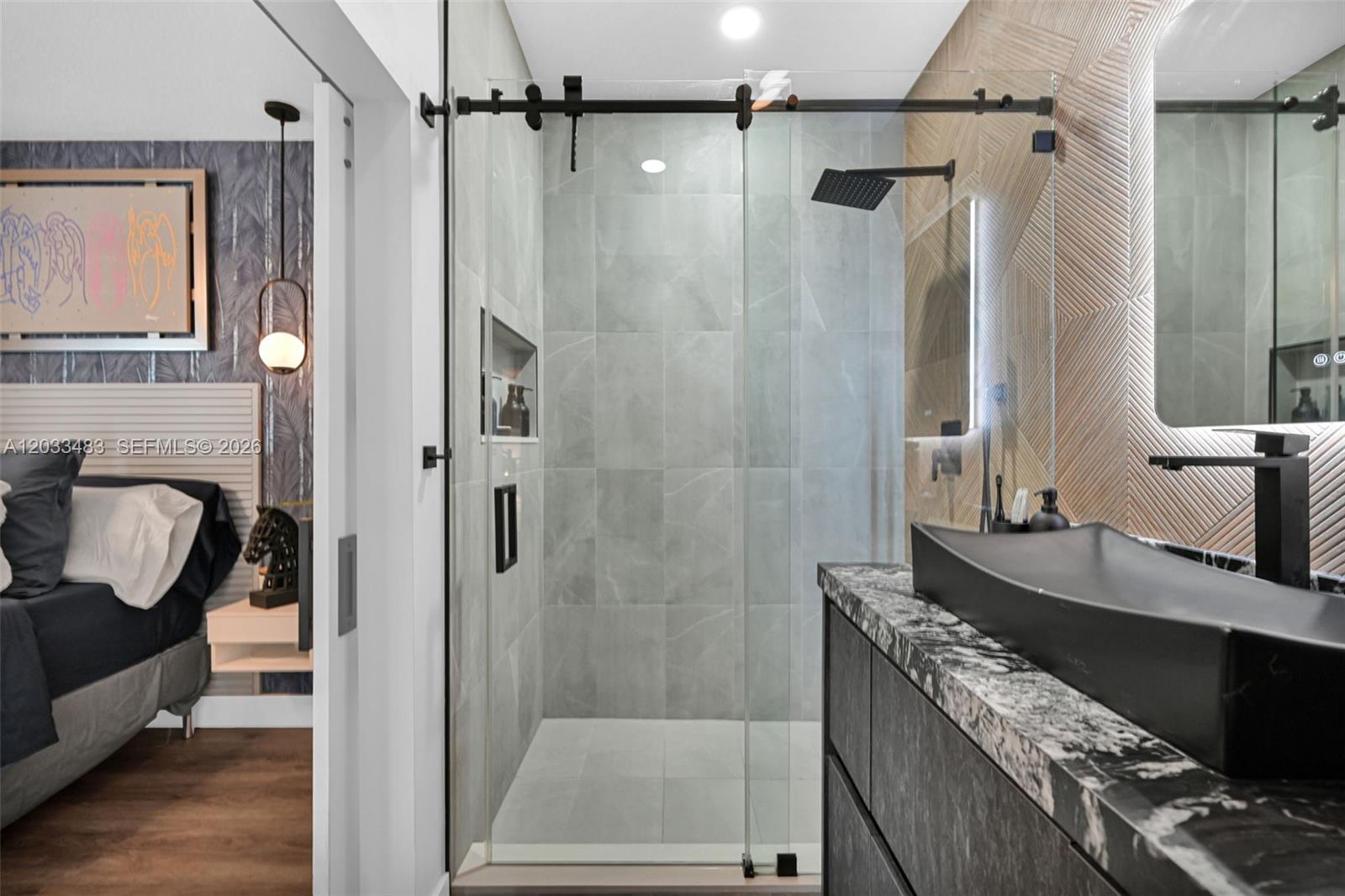 DOWNTOWN DORAL SOUTH PHAS - Residential