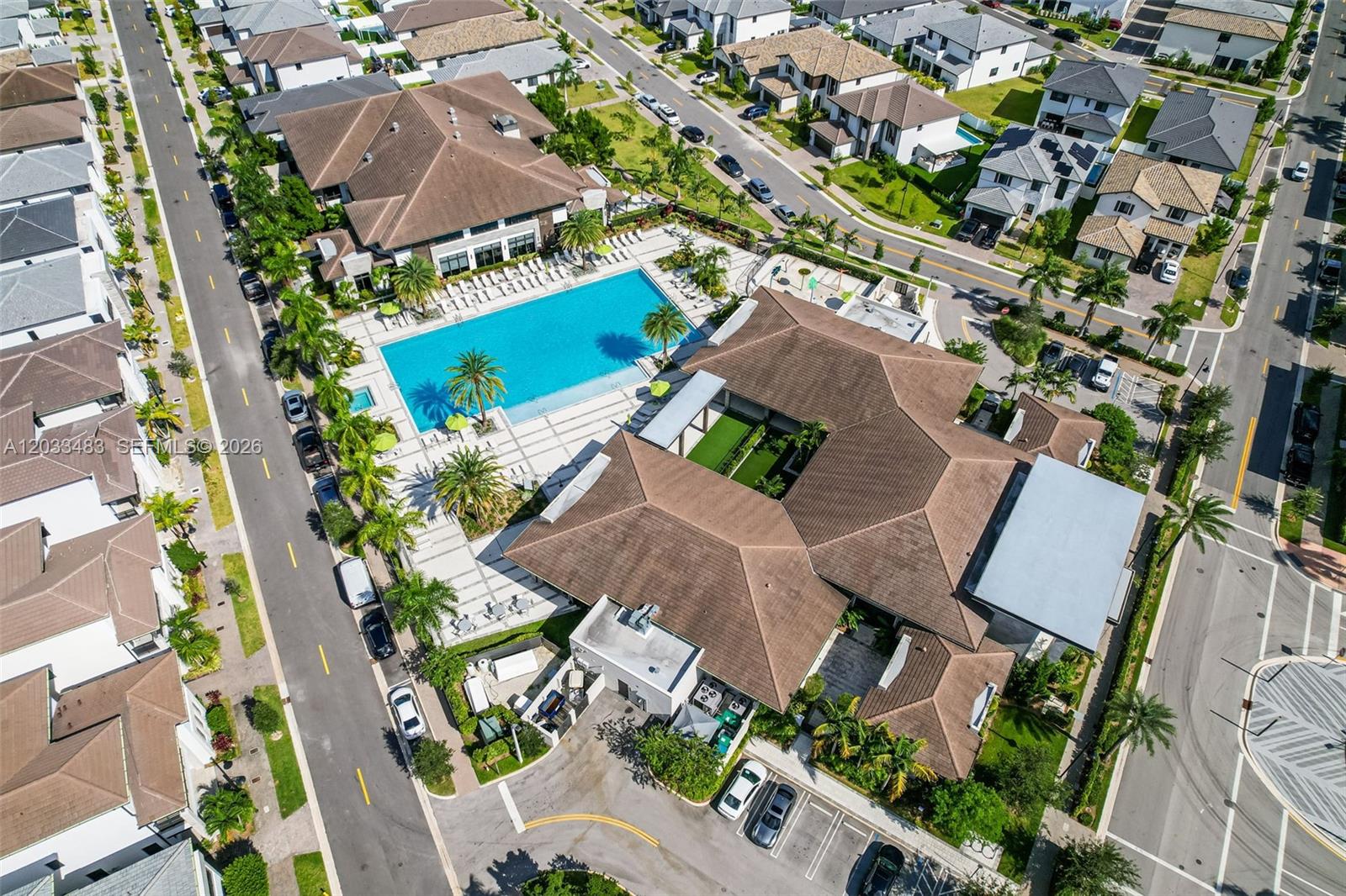 DOWNTOWN DORAL SOUTH PHAS - Residential