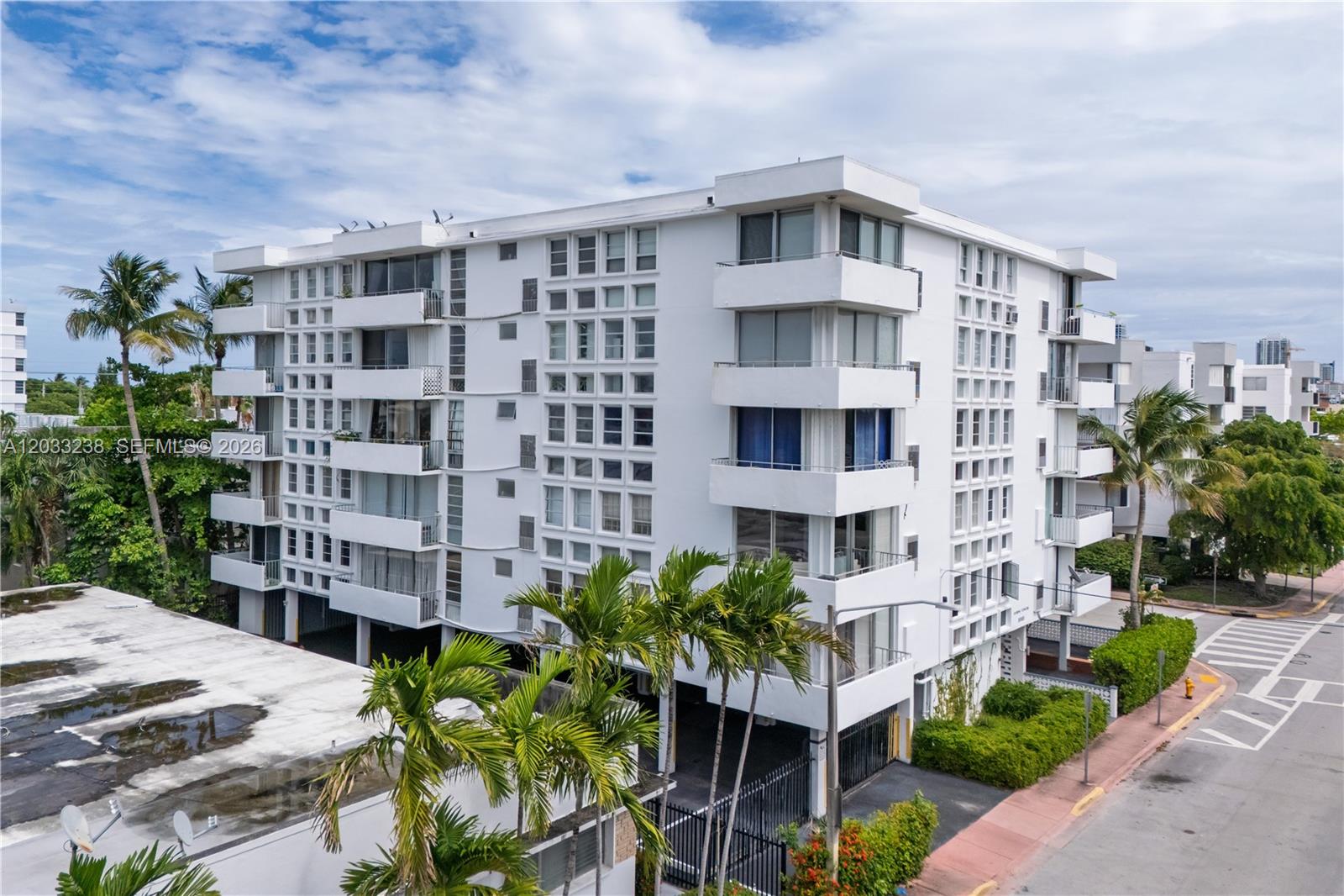 BYRON TOWERS CONDO - Residential