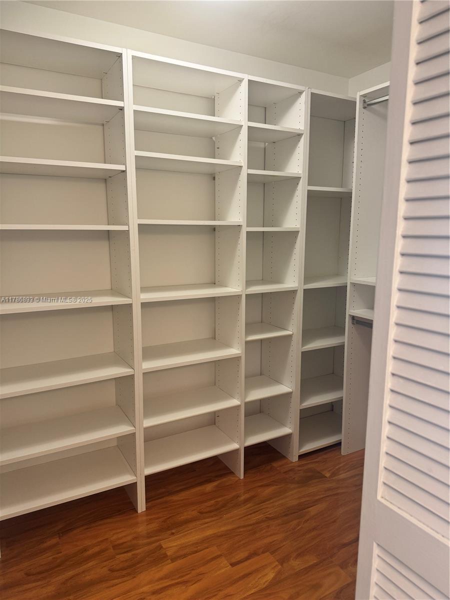 BRICKELL PLACE CONDO - Residential Lease
