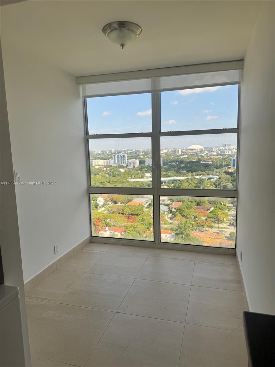 BRICKELL PLACE CONDO - Residential Lease