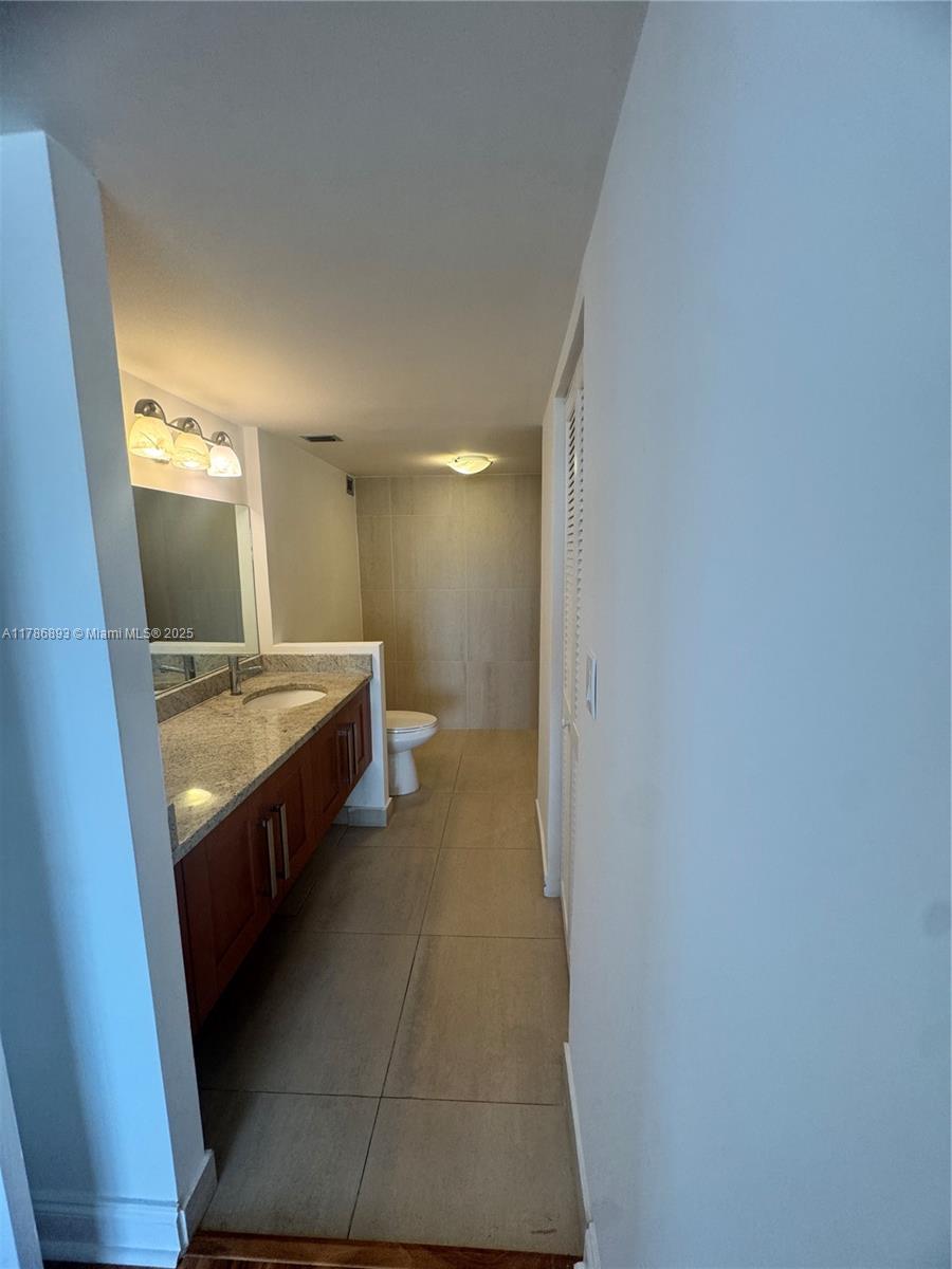BRICKELL PLACE CONDO - Residential Lease