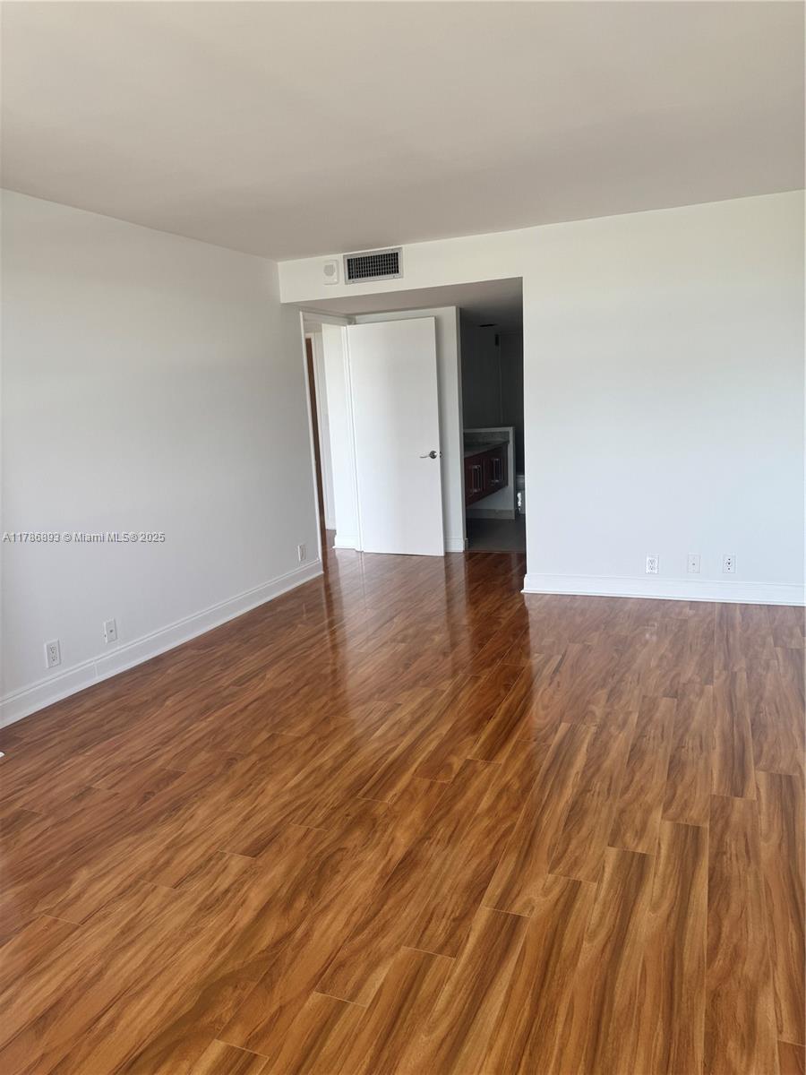 BRICKELL PLACE CONDO - Residential Lease