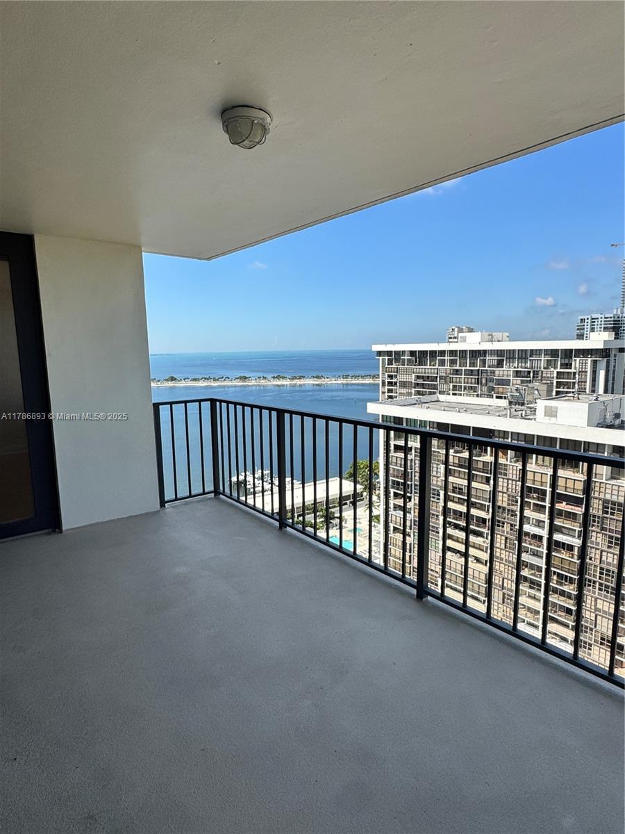 Spacious corner apartment, with water and city views, open kitchen, wood floors. Brickell Place offers a great location on the residential Brickell Avenue area, a few blocks from the financial area, restaurants. The complex offers tennis courts, gym, barbeque area, children playground and marina. Ready to move.