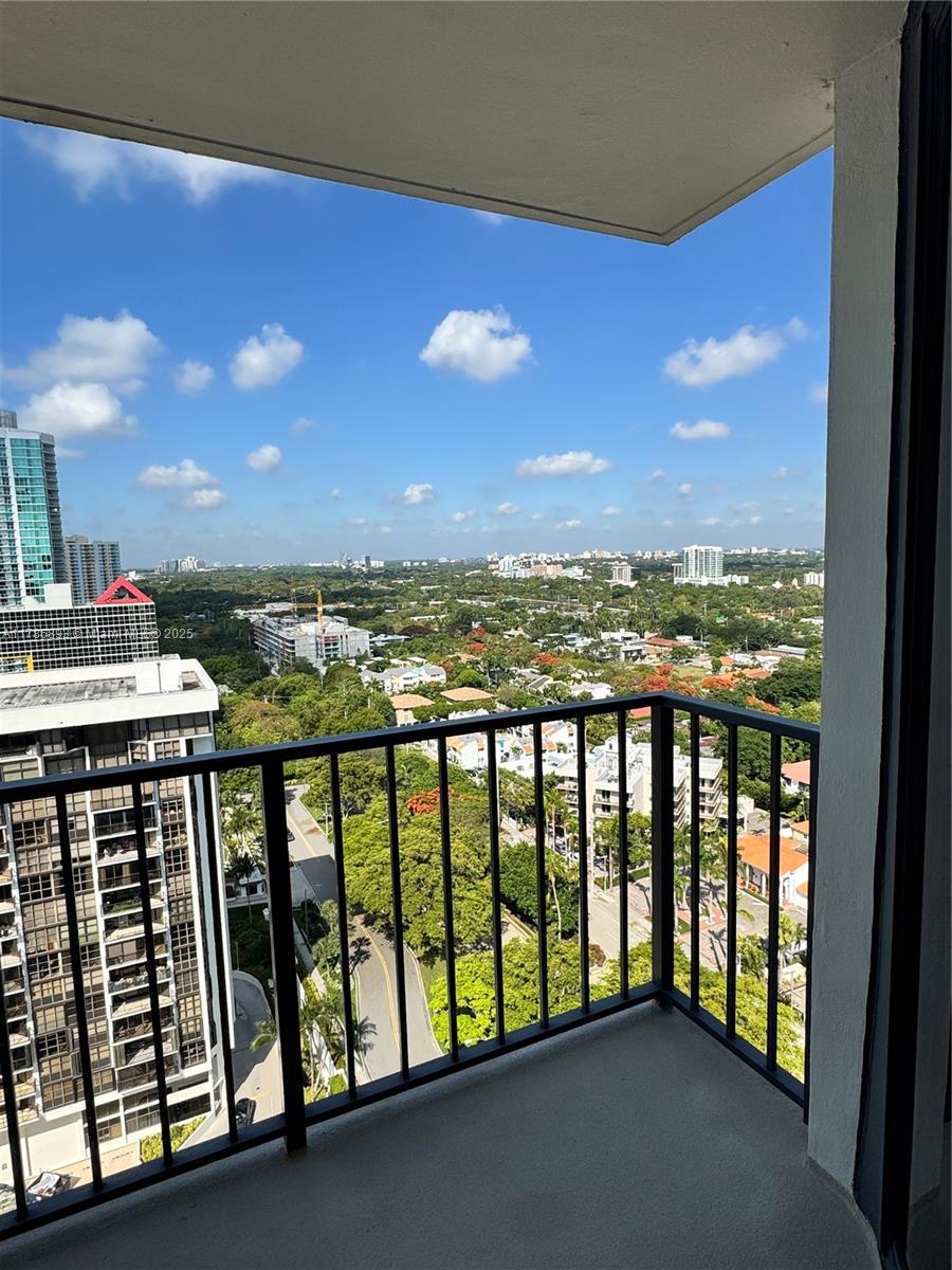 BRICKELL PLACE CONDO - Residential Lease