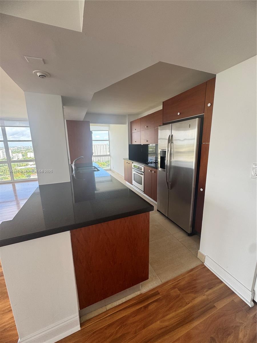 BRICKELL PLACE CONDO - Residential Lease