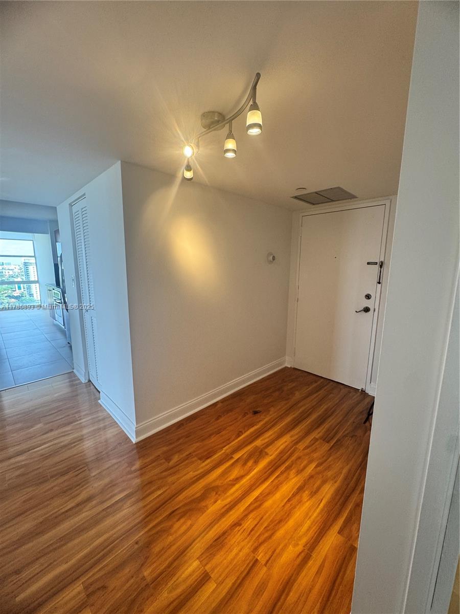BRICKELL PLACE CONDO - Residential Lease