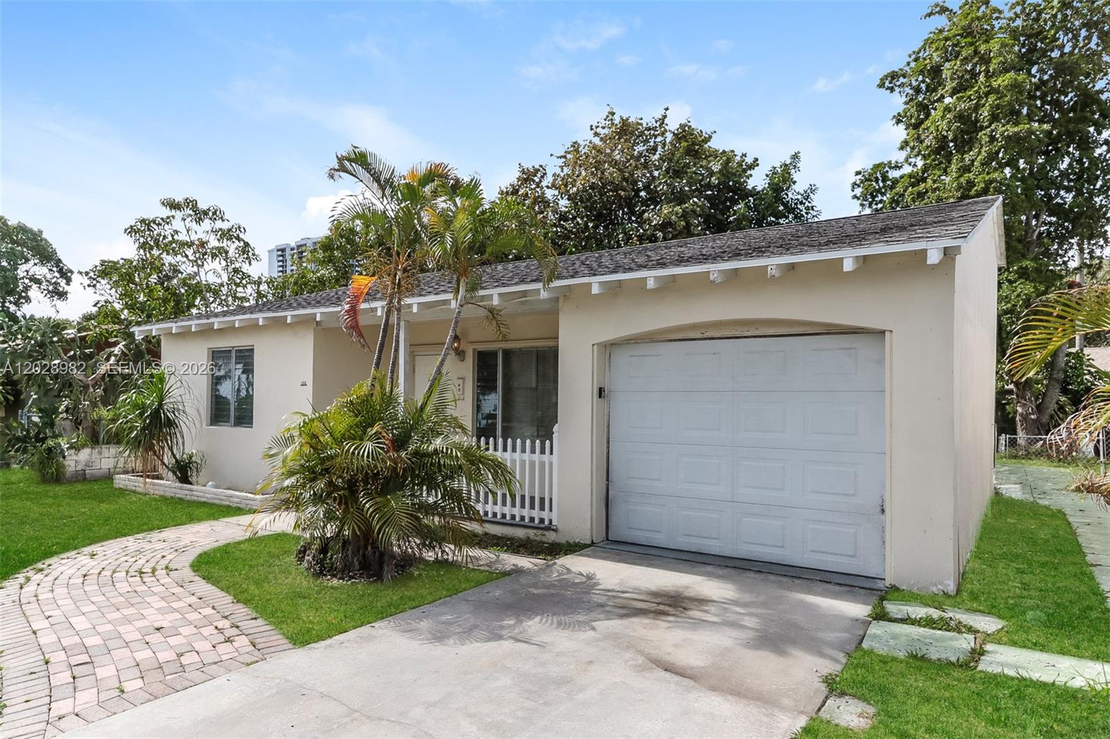 NORTH PALM BCH 3 - Residential Lease