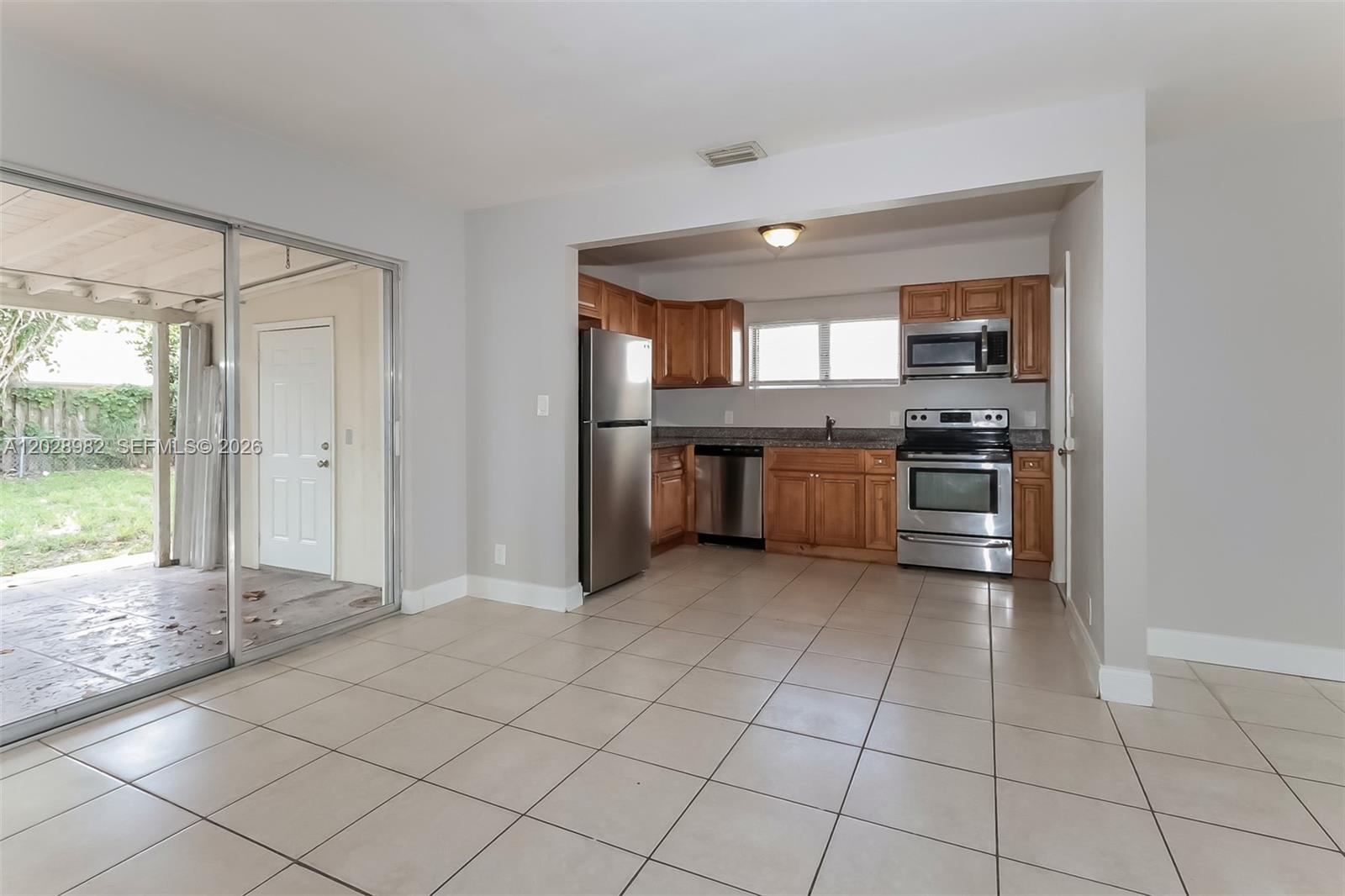 NORTH PALM BCH 3 - Residential Lease