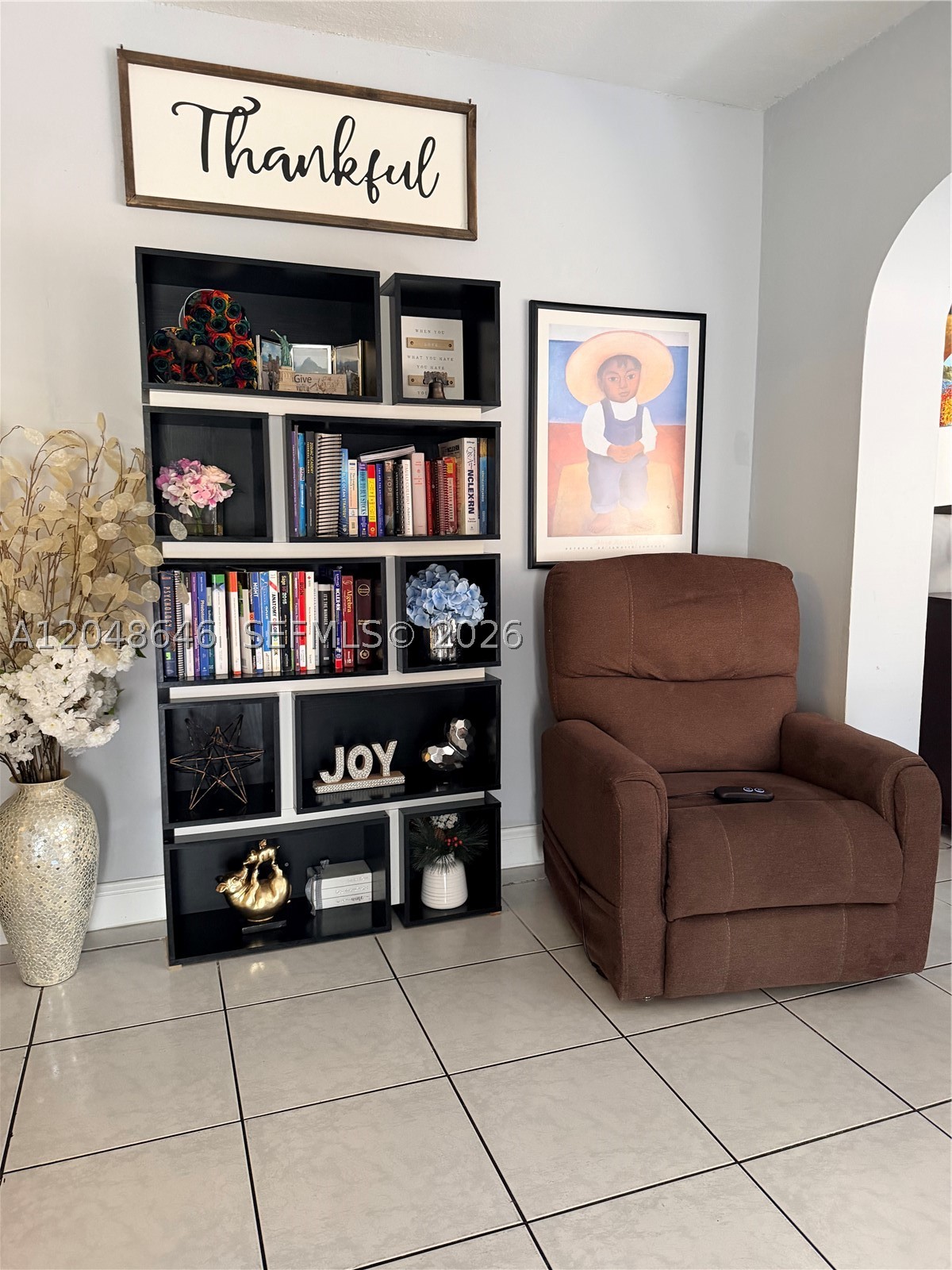 TROPICAL GARDENS - Residential Lease