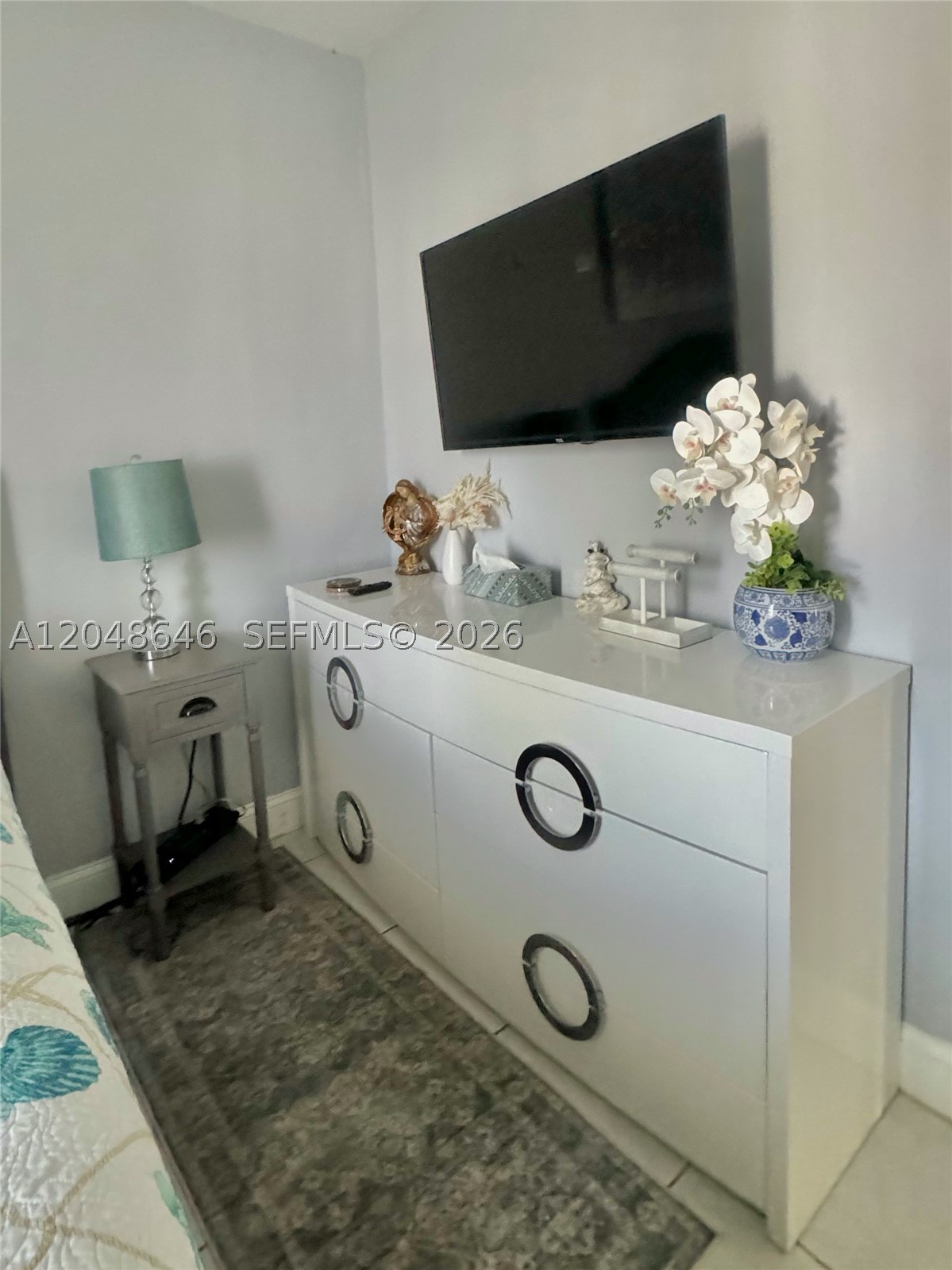 TROPICAL GARDENS - Residential Lease