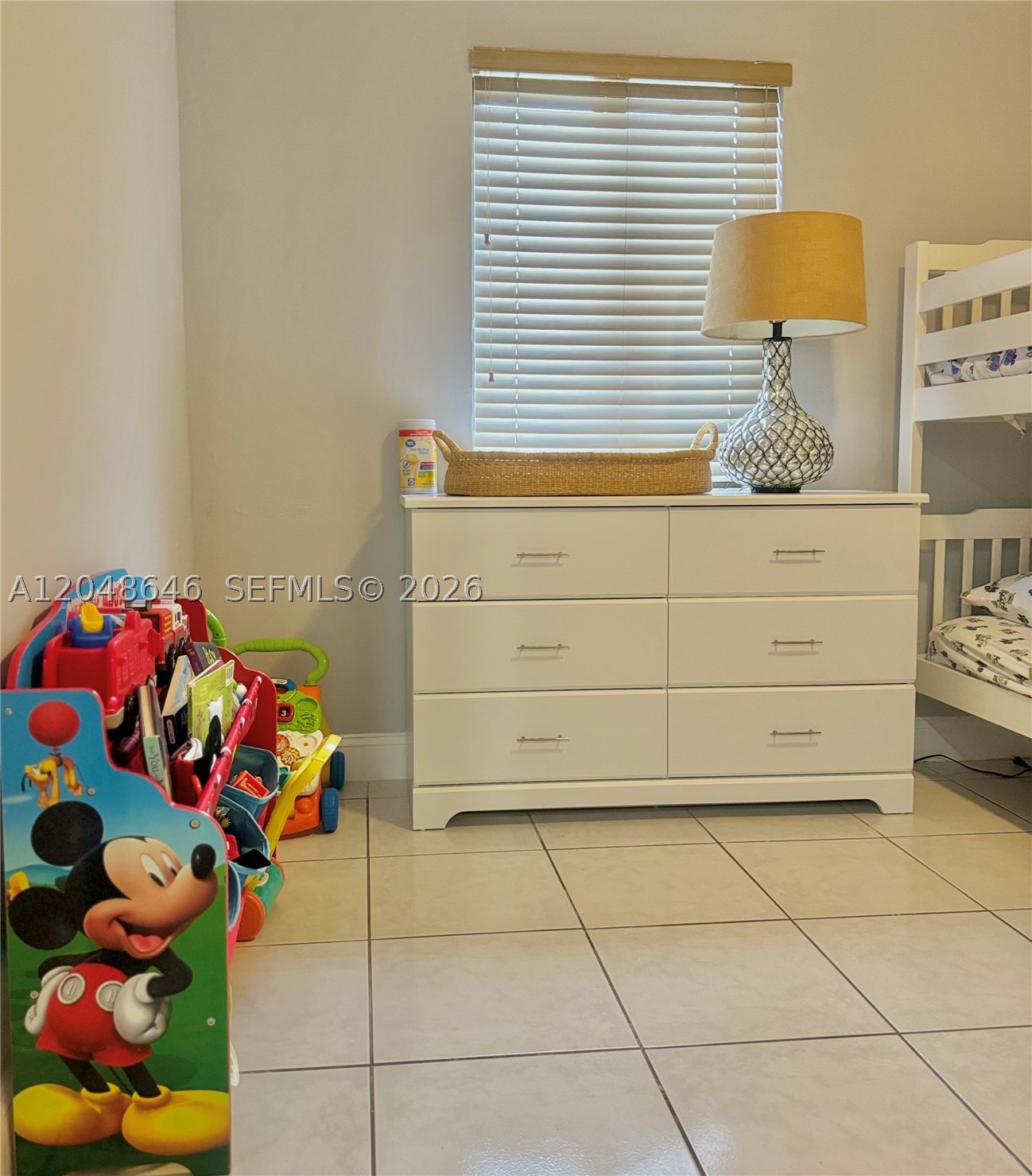 TROPICAL GARDENS - Residential Lease