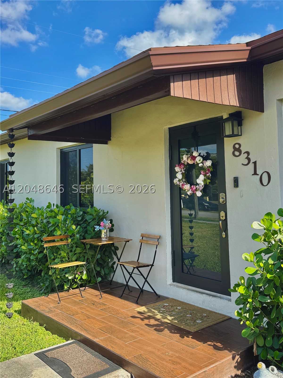 TROPICAL GARDENS - Residential Lease