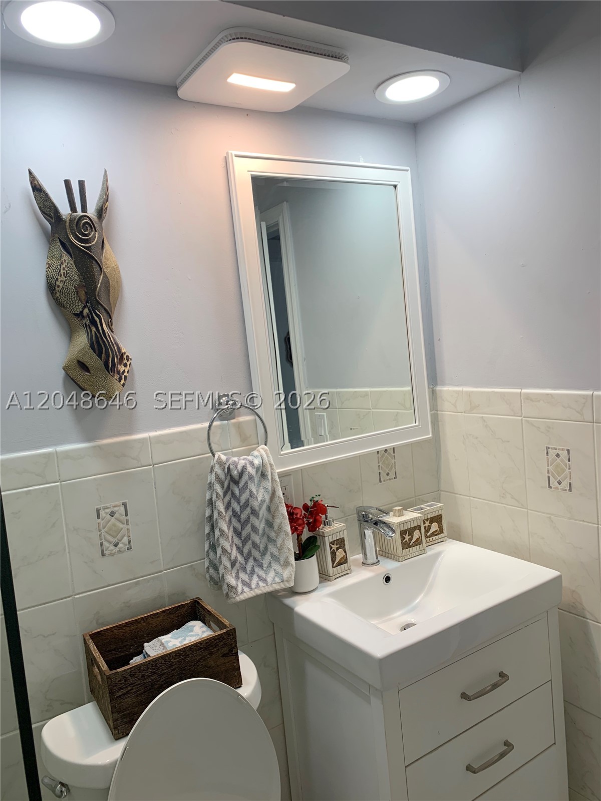 TROPICAL GARDENS - Residential Lease
