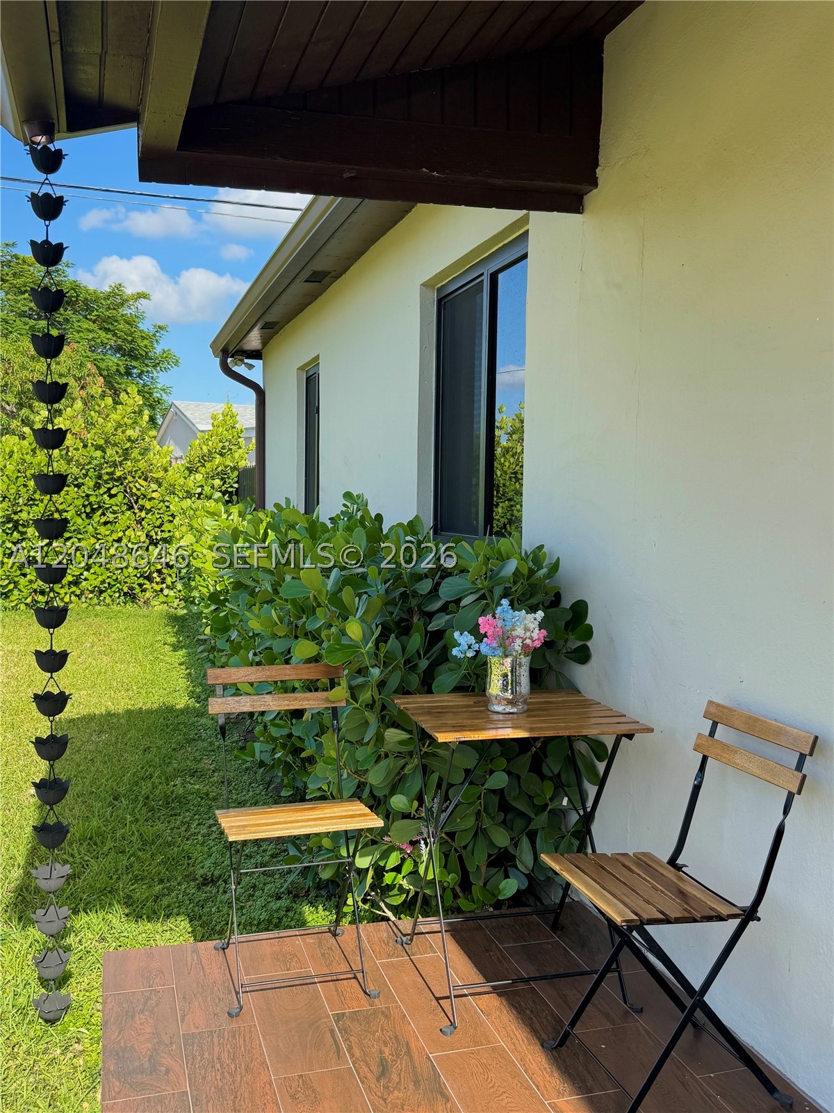TROPICAL GARDENS - Residential Lease