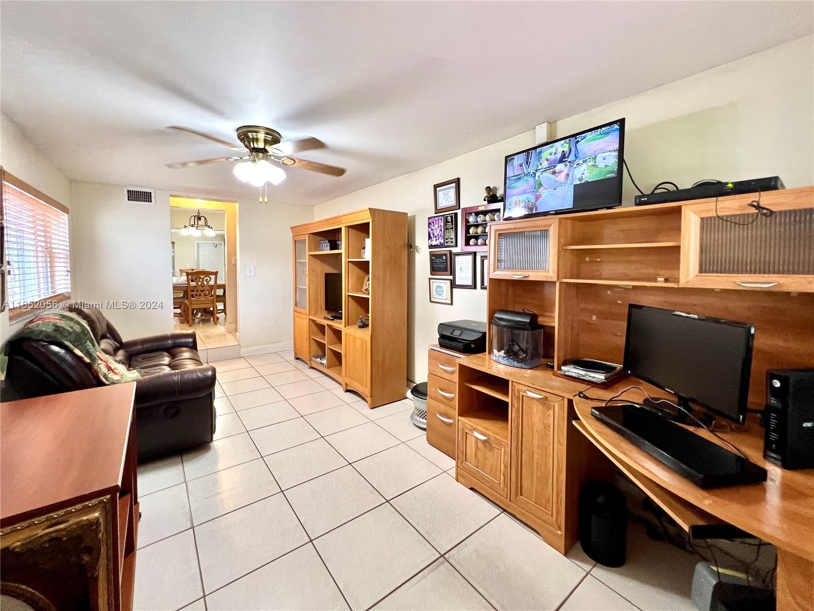 CAMNER MANOR 2ND ADDN - Residential