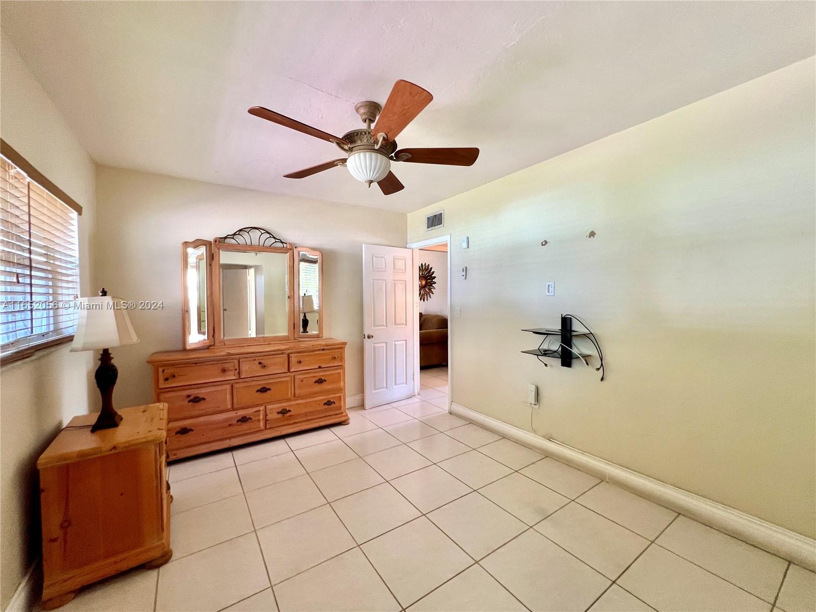 CAMNER MANOR 2ND ADDN - Residential
