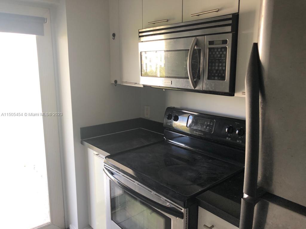 BRIGHT & SPACIOUS 1 BED 1 BATH IN NIRVANA! STAINLESS APPLIANCES + GRANITE COUNTERS IN THE KITCHEN, WALKIN-IN CLOSET, TILE FLOORS THROUGHOUT, LARGE BALCONY! AMENITIES INCLUDE 24HR SECURITY, FITNESS CENTER, LAP & INFINITY POOLS & VOLLEYBALL COURT, BBQ AREA, KAYAK STORAGE & CONVENIENT LAUNDRY ROOM ON THE GROUND FLOOR. CENTRALLY LOCATED W/EASY ACCESS TO HIGHWAYS AND ONLY MINUTES TO DOWNTOWN & MIAMI BEACH!
TENANT OCCUPIED UNITL SEPTEMBER 2024.