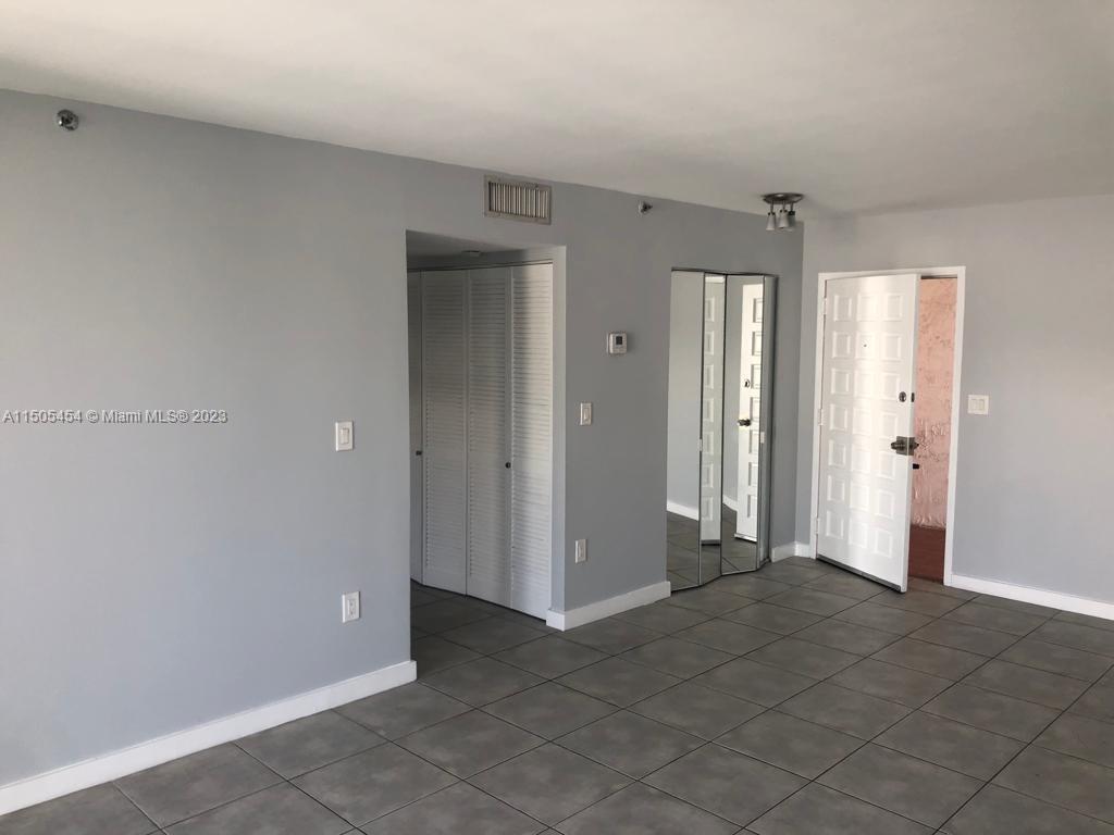 NIRVANA CONDO NO FIVE CON - Residential