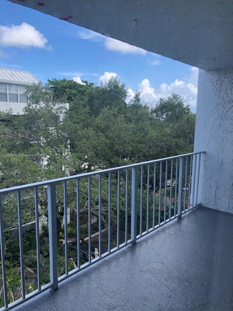 NIRVANA CONDO NO FIVE CON - Residential