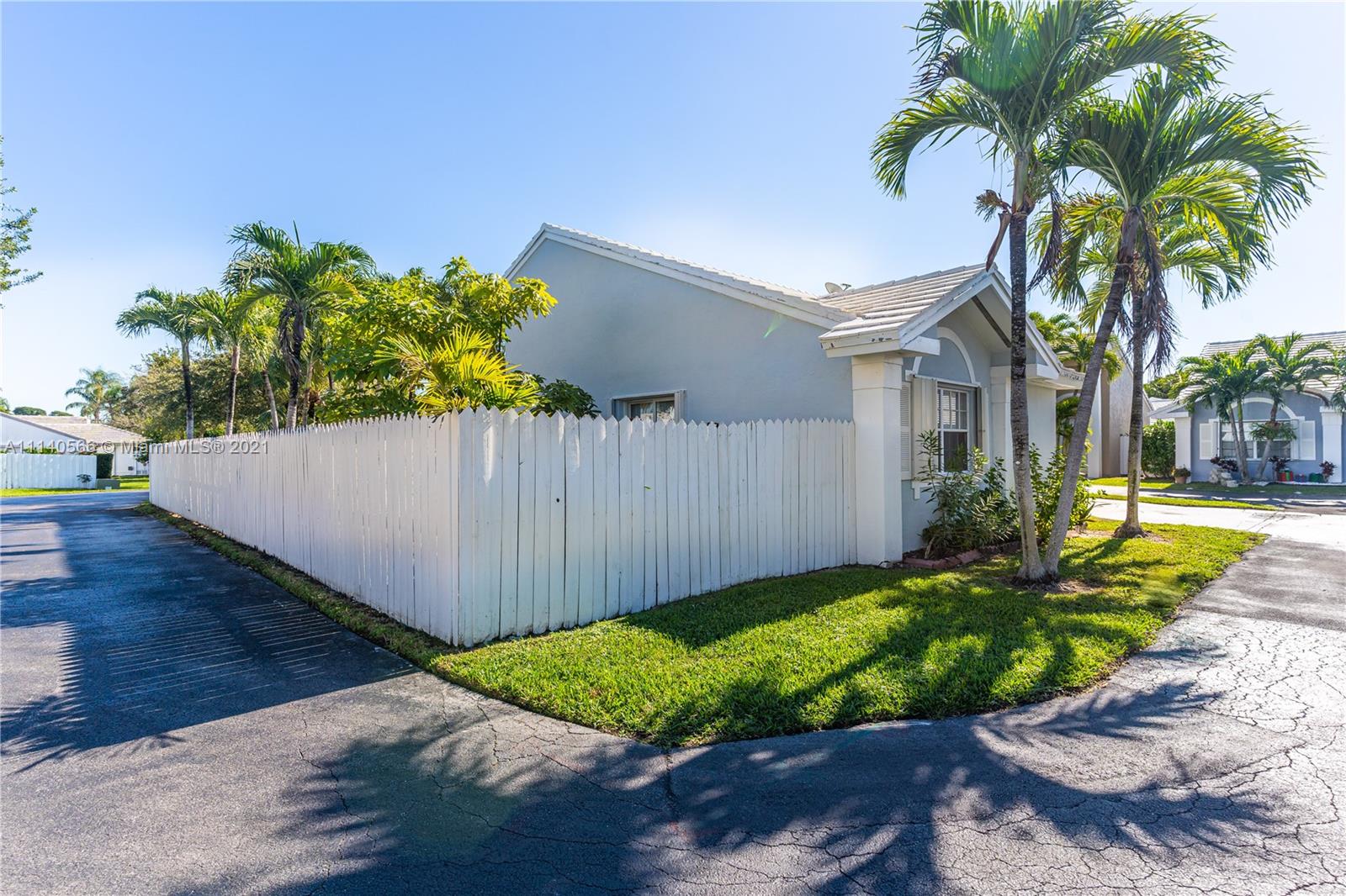 CORAL CREEK - Residential