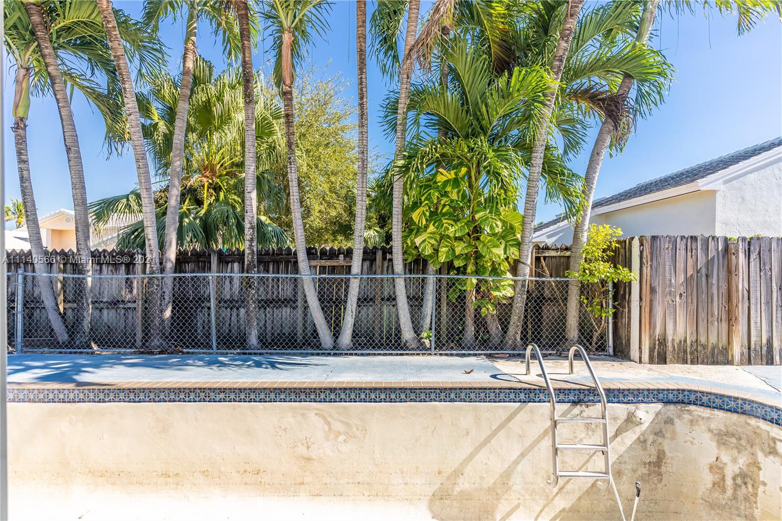 CORAL CREEK - Residential