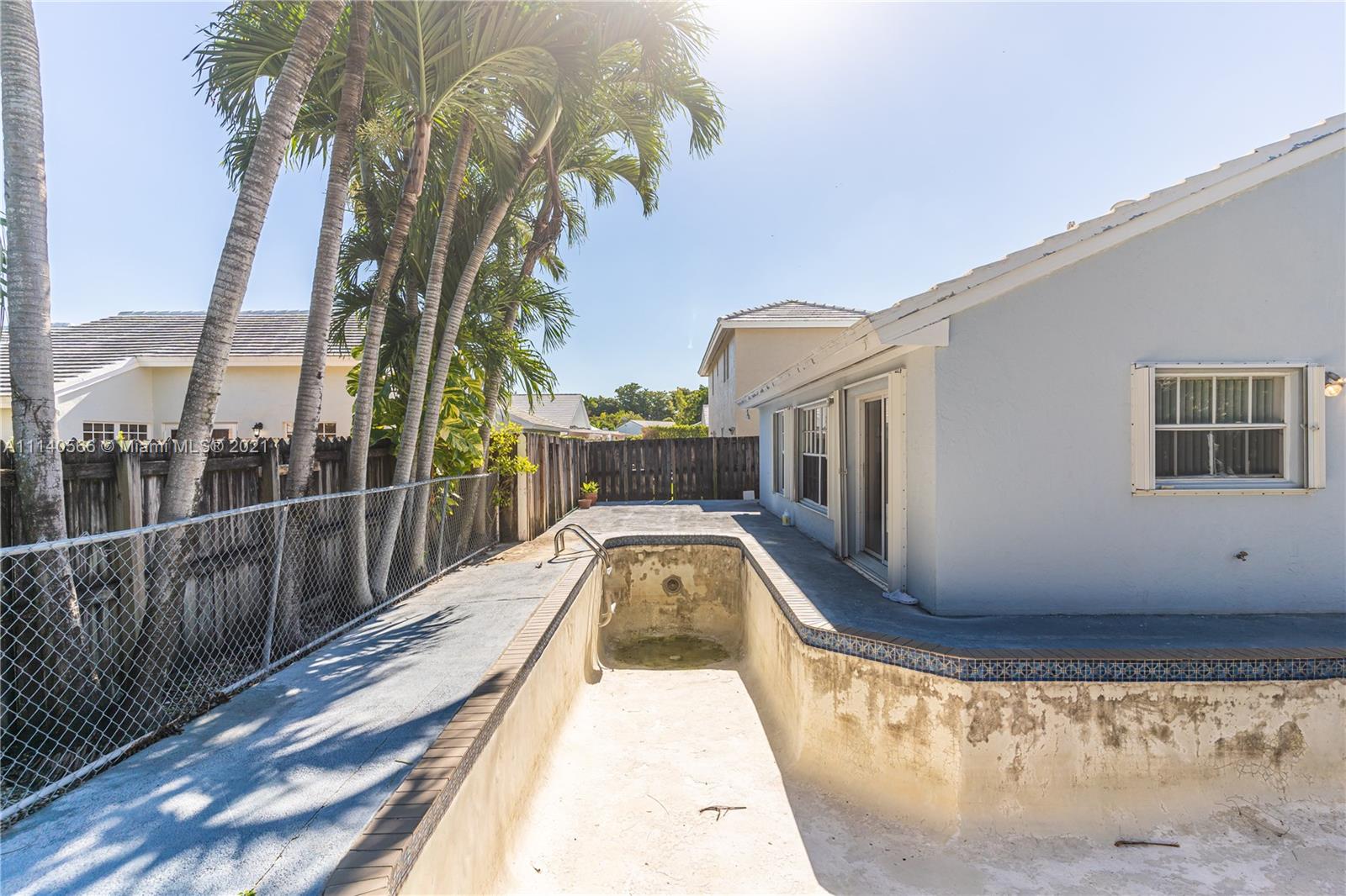 CORAL CREEK - Residential