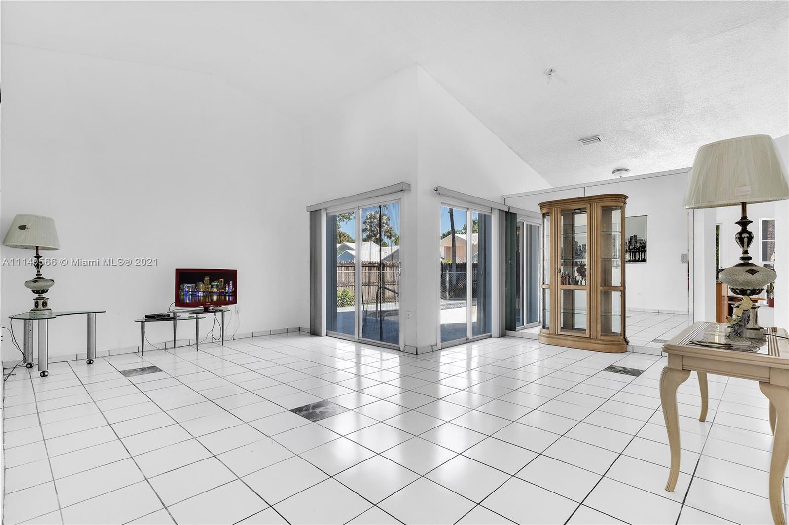 CORAL CREEK - Residential