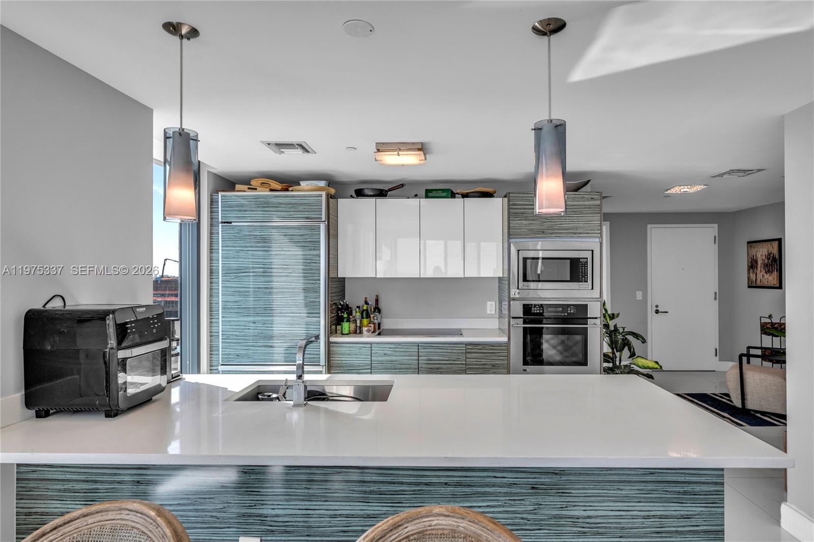 ICON BAY CONDO - Residential