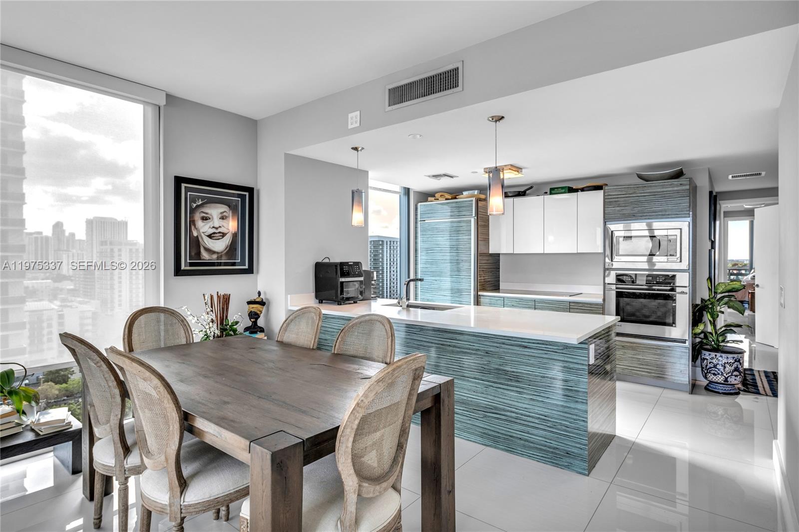 ICON BAY CONDO - Residential