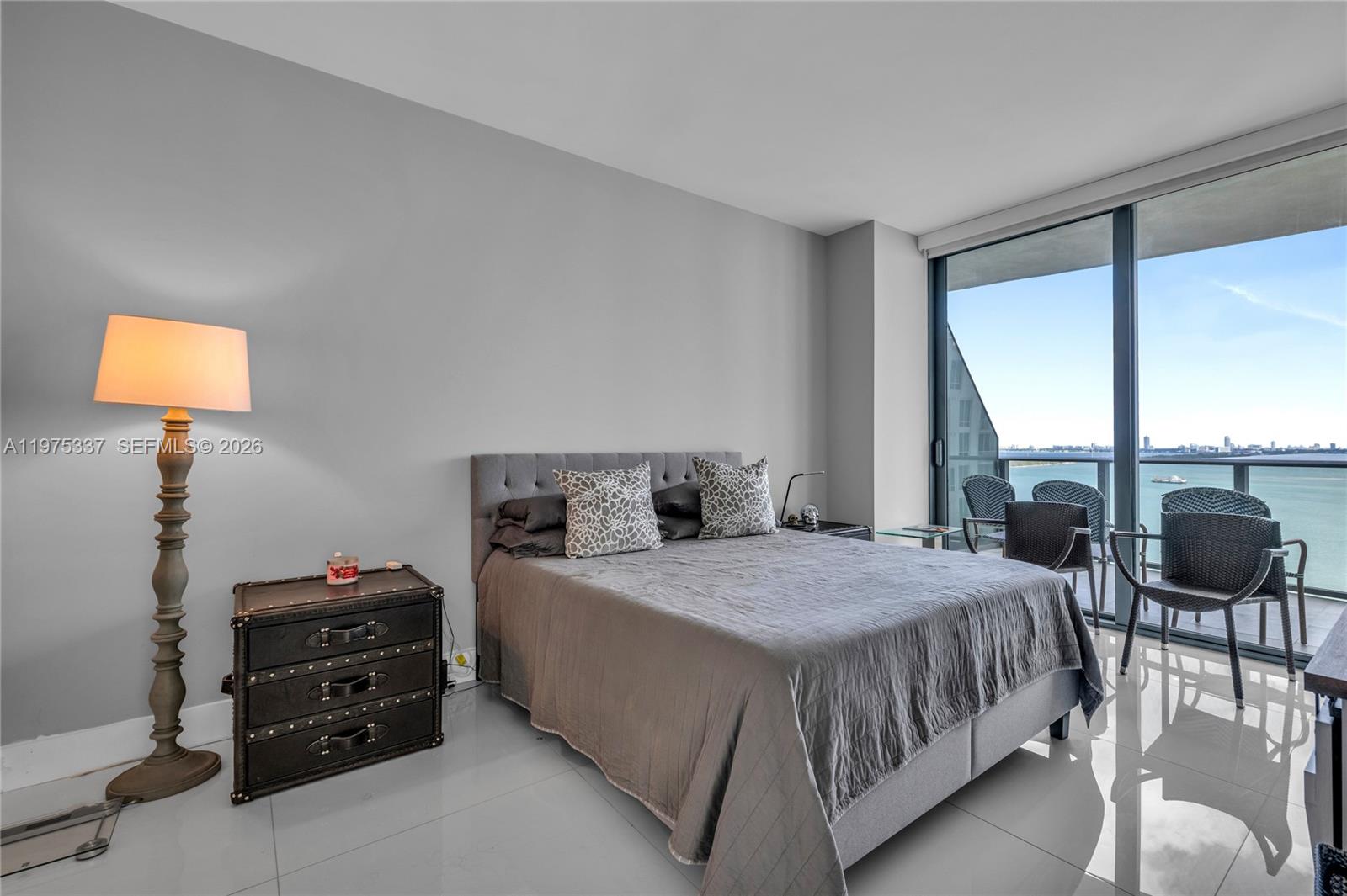 ICON BAY CONDO - Residential