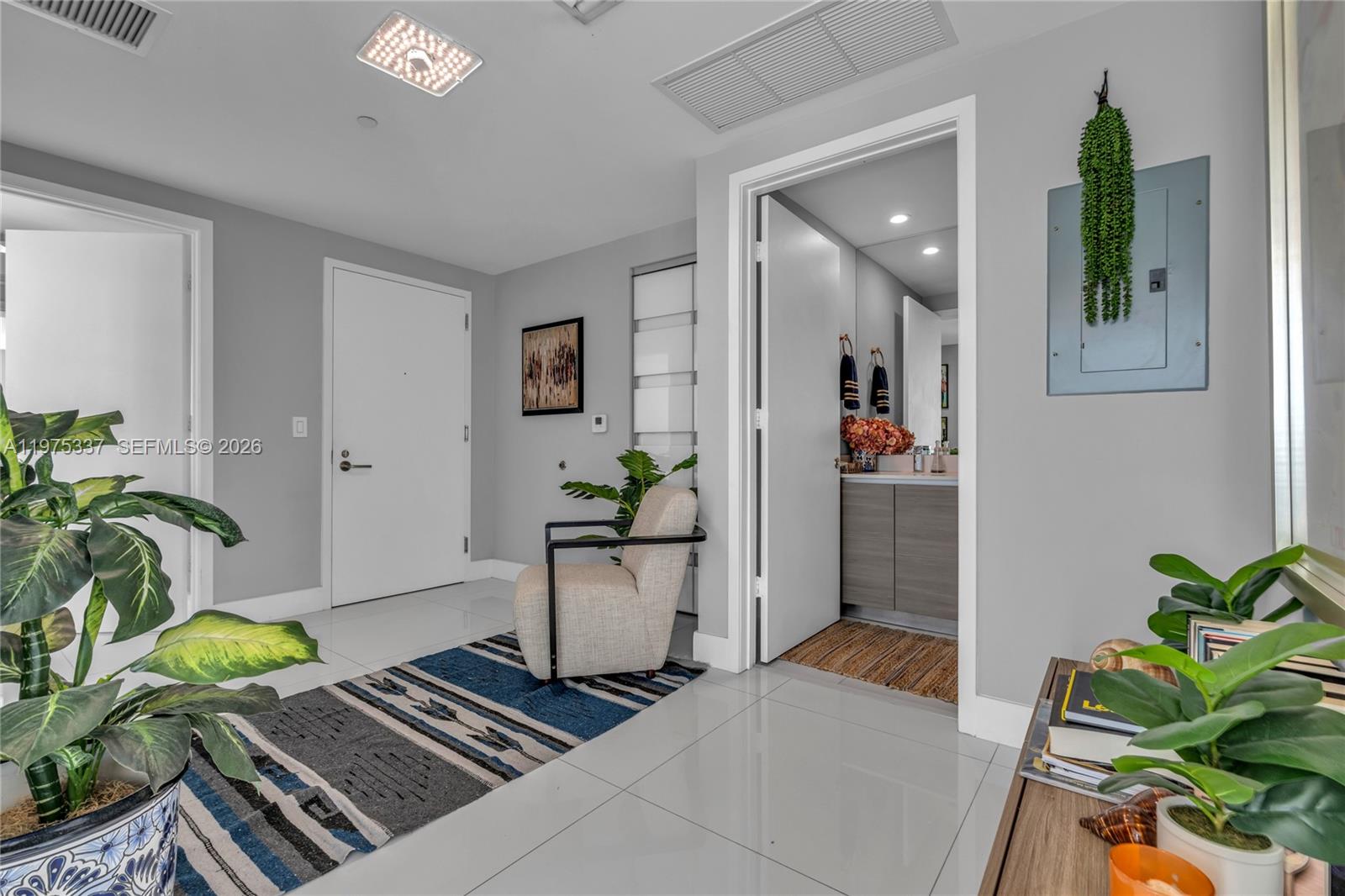 ICON BAY CONDO - Residential