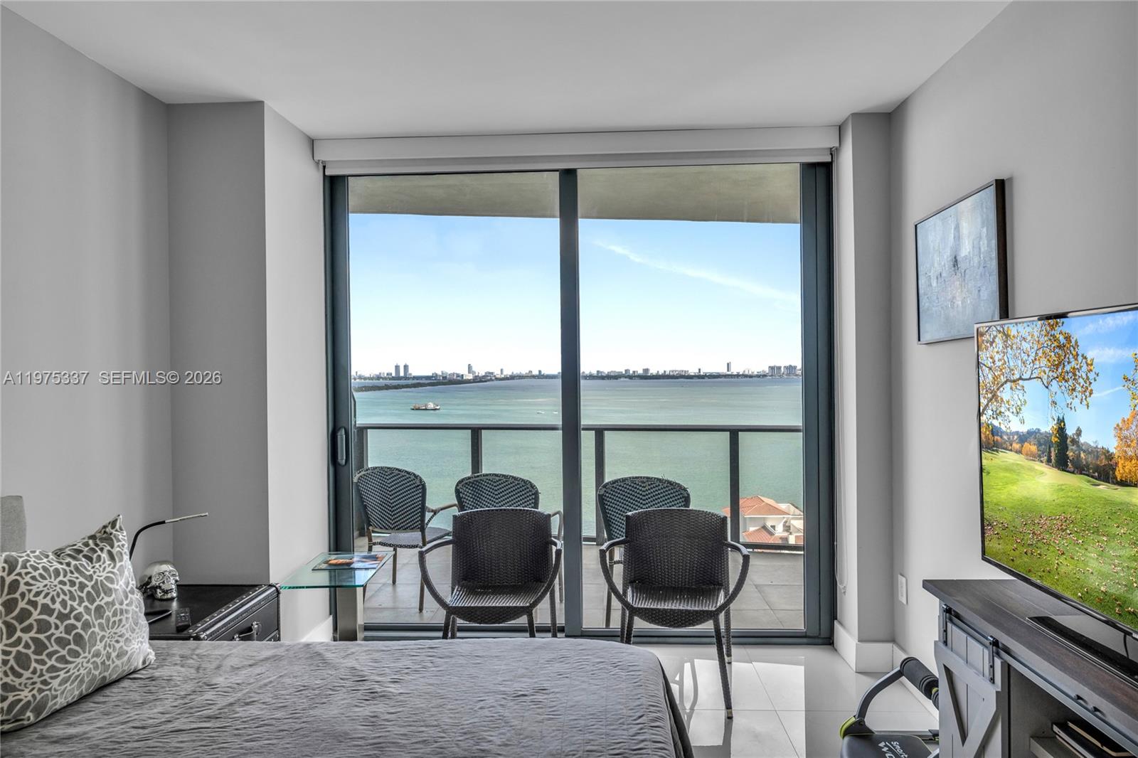 ICON BAY CONDO - Residential