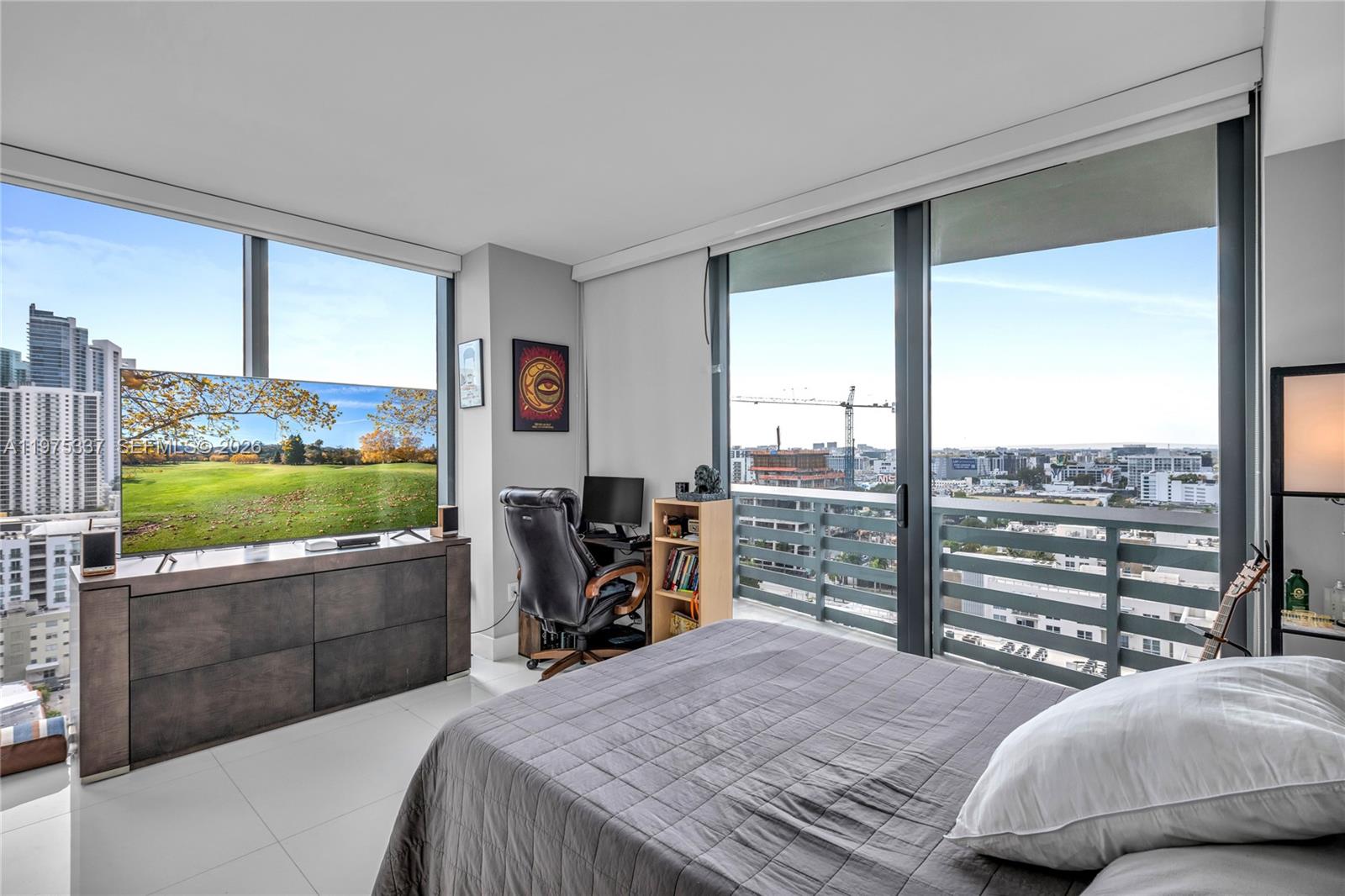ICON BAY CONDO - Residential