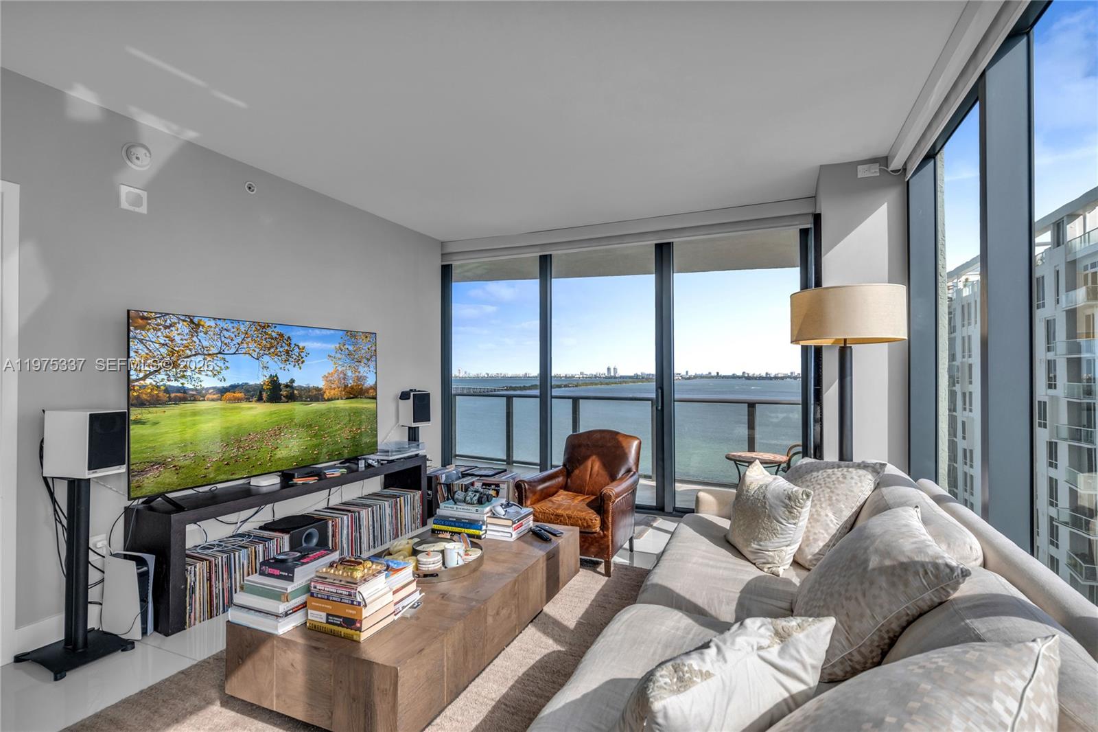 ICON BAY CONDO - Residential