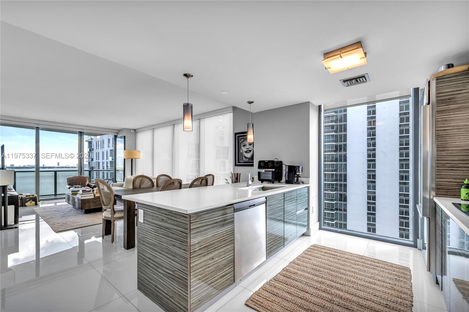 ICON BAY CONDO - Residential