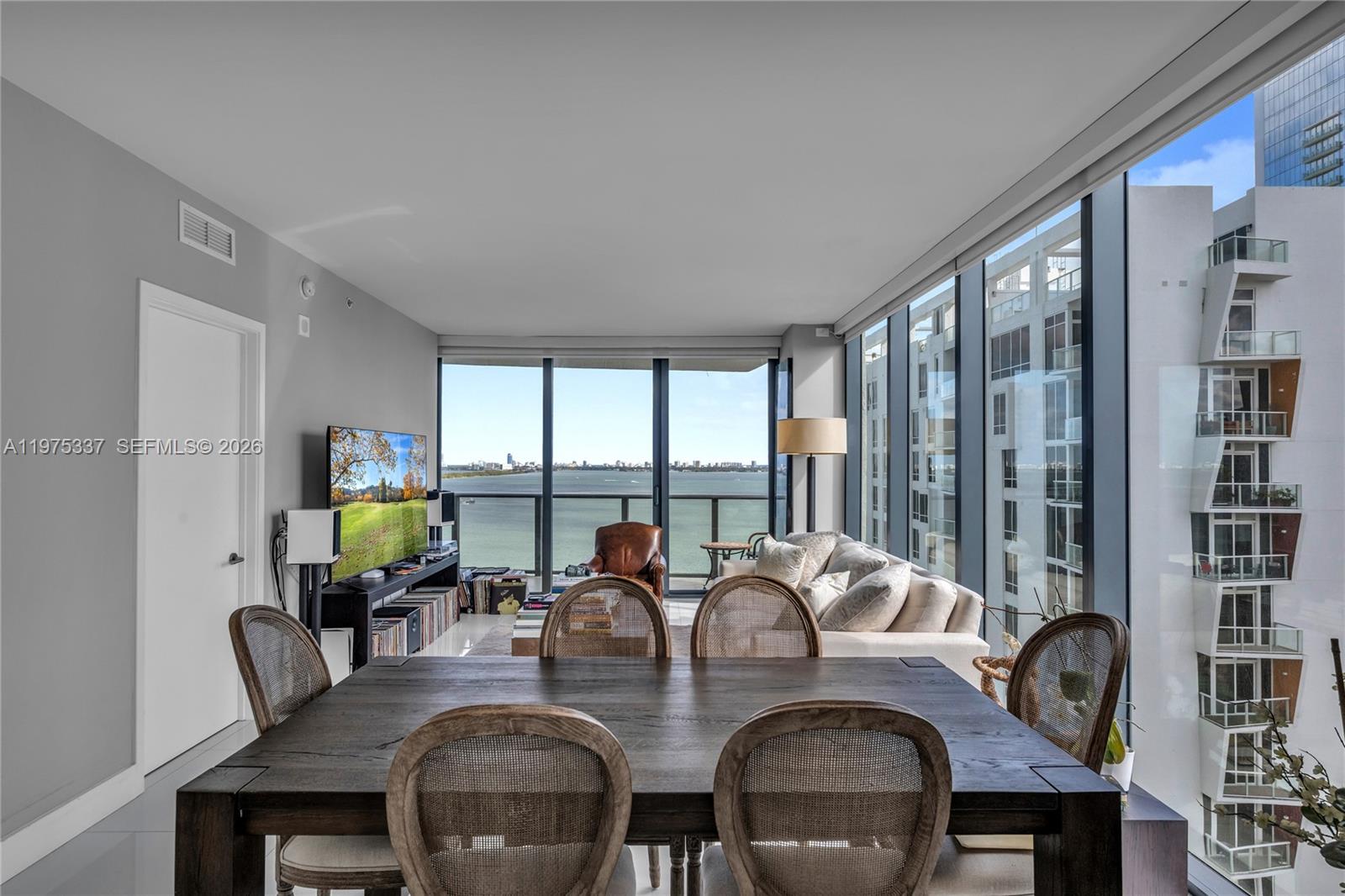 ICON BAY CONDO - Residential