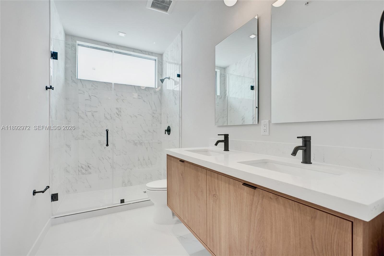 LC WHITES - Residential