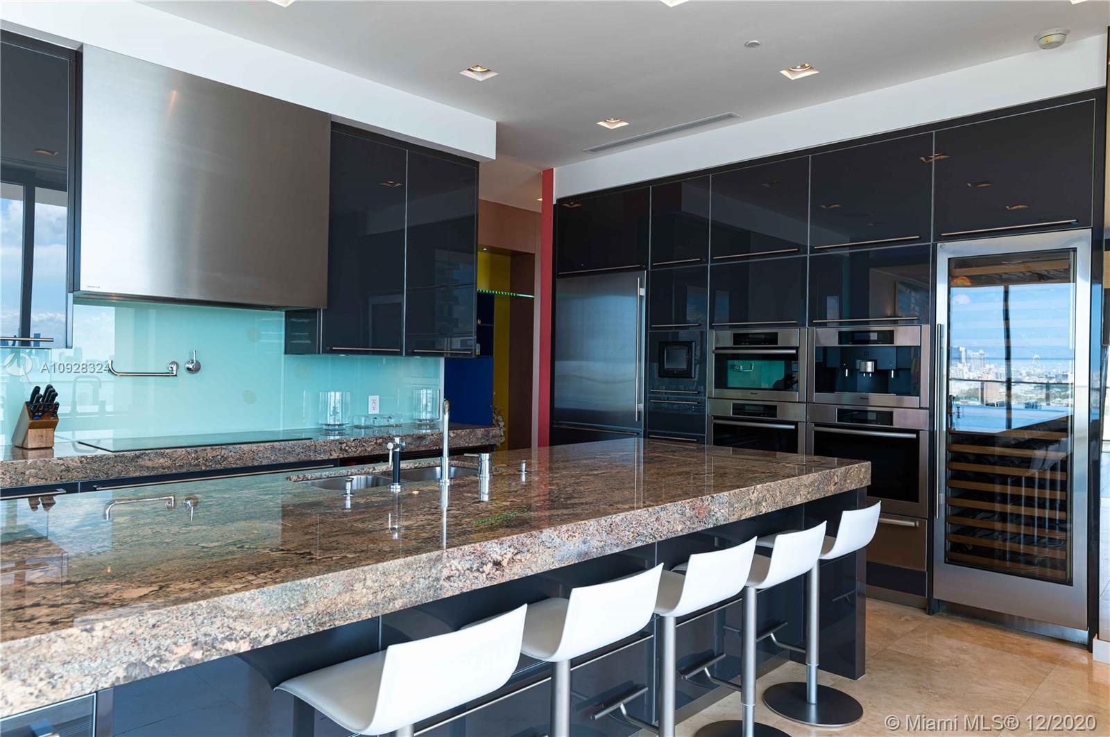 APOGEE CONDO - Residential