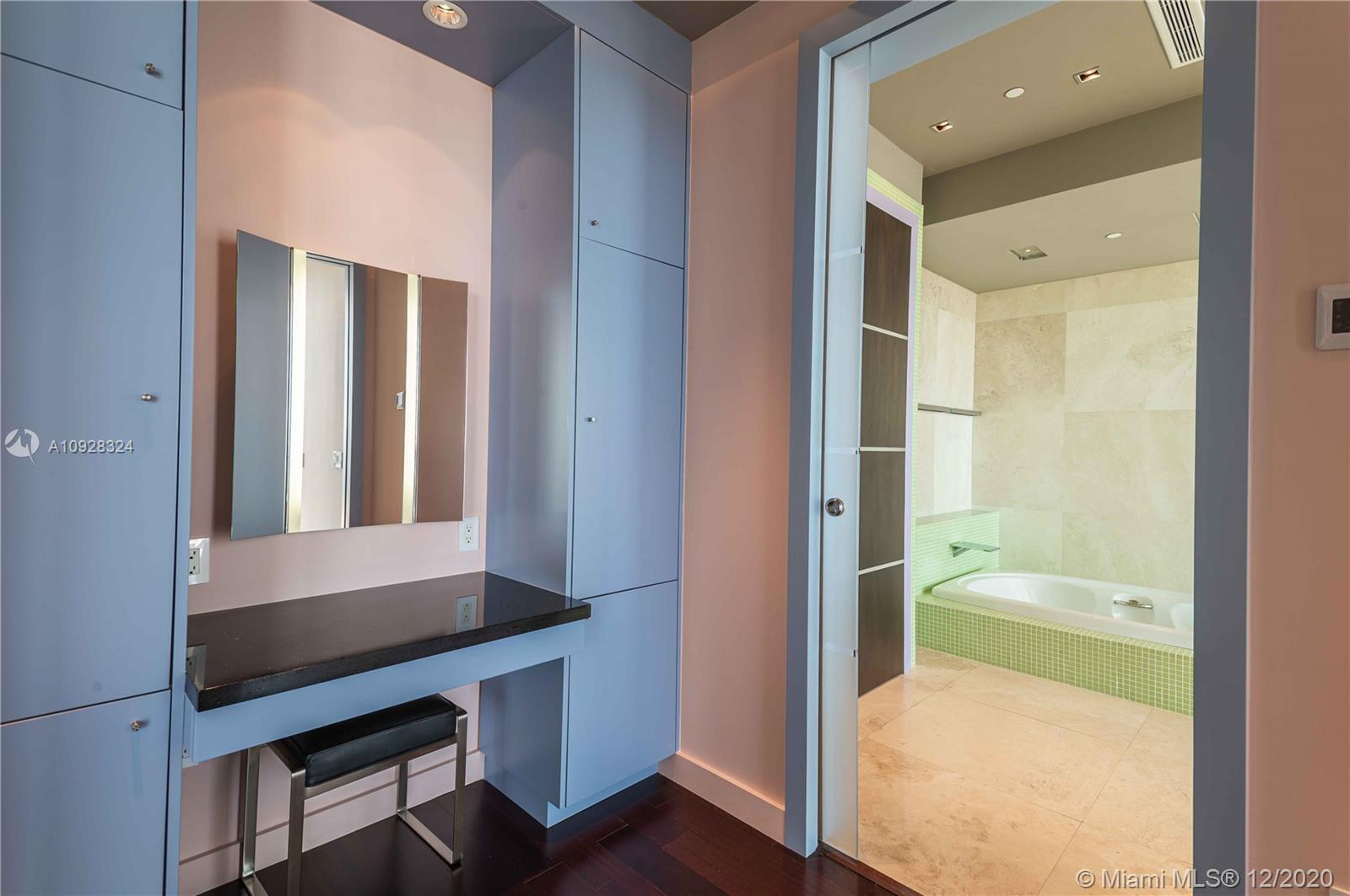 APOGEE CONDO - Residential