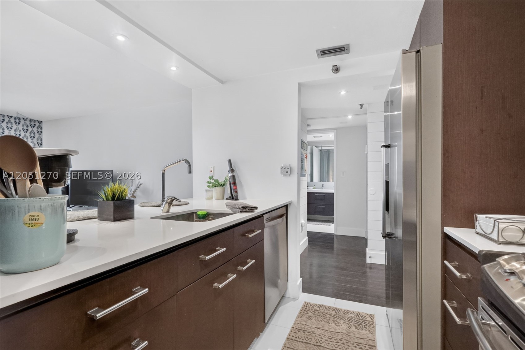 MADISON DOWNTOWN CONDO - Residential