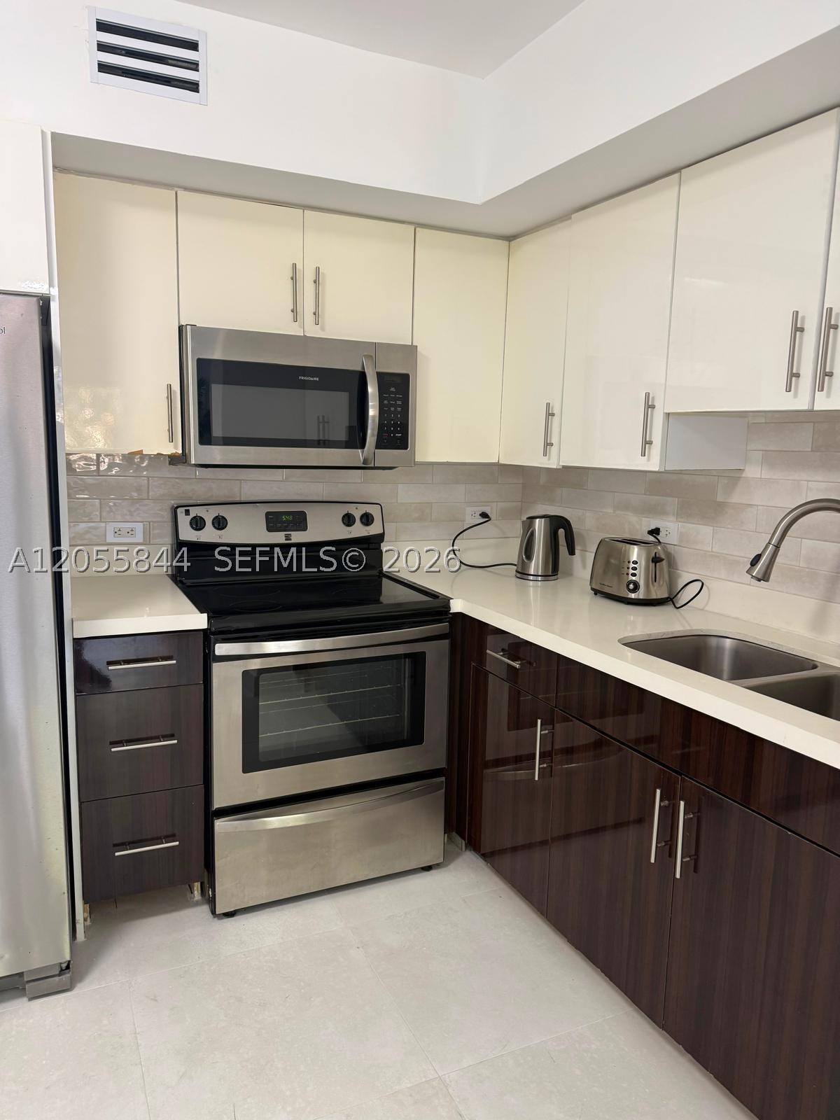 LAKEWOOD AT EMERALD HILLS - Residential Lease