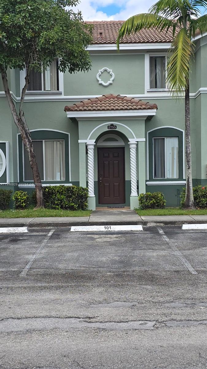 Spacious 3 Bedroom 2 1/2 Bath townhouse unit in Keys Cove. Located in a Gated community with extensive amenities including Resort Style Pool, Kids Play Area, Jog Path, Gym, 24 Hour Security & Clubhouse.A/C IS NEW  2025. Near Turnpike with easy access to the Florida Keys, Shopping, Schools, Restaurants, and Transportation. This property has been remodeled.