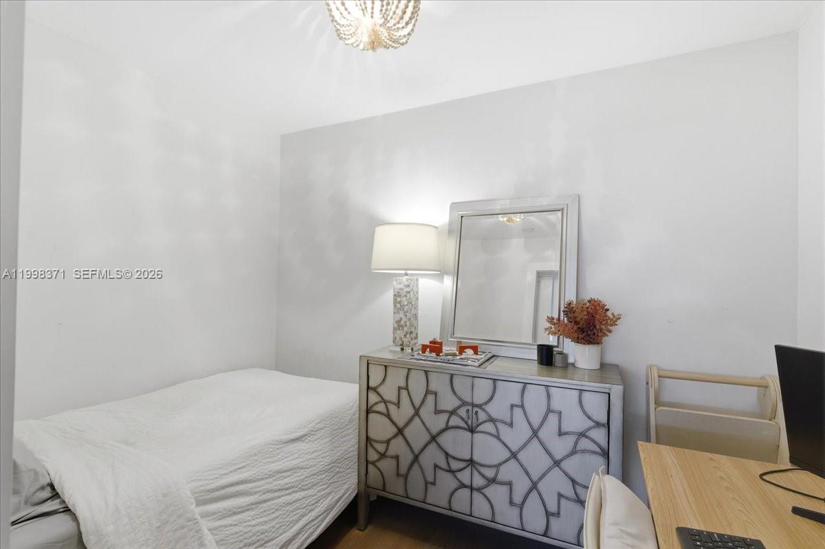GALEN BREAKERS CONDO - Residential